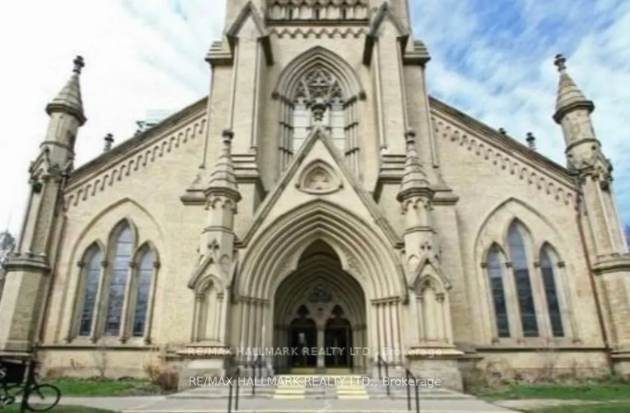 92 King Street E, #1404