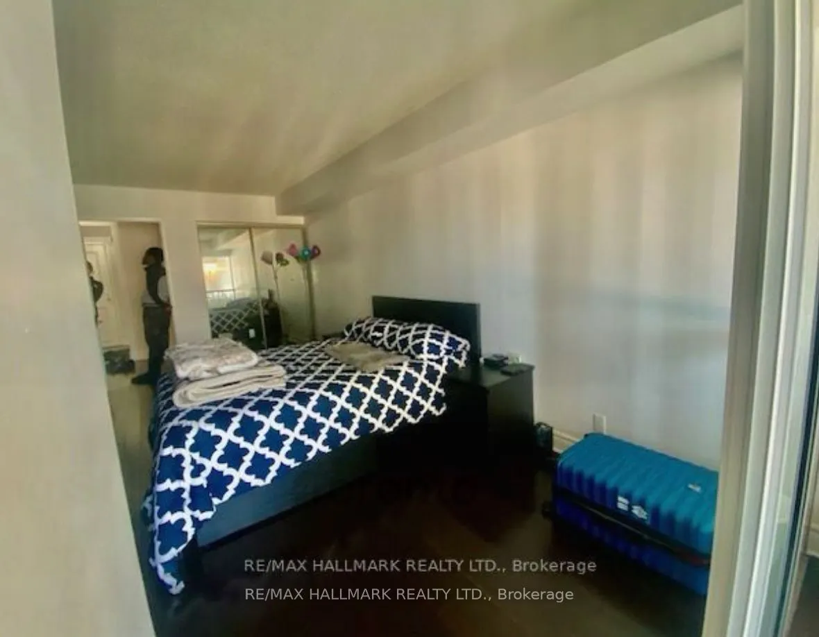 92 King Street E, #1404