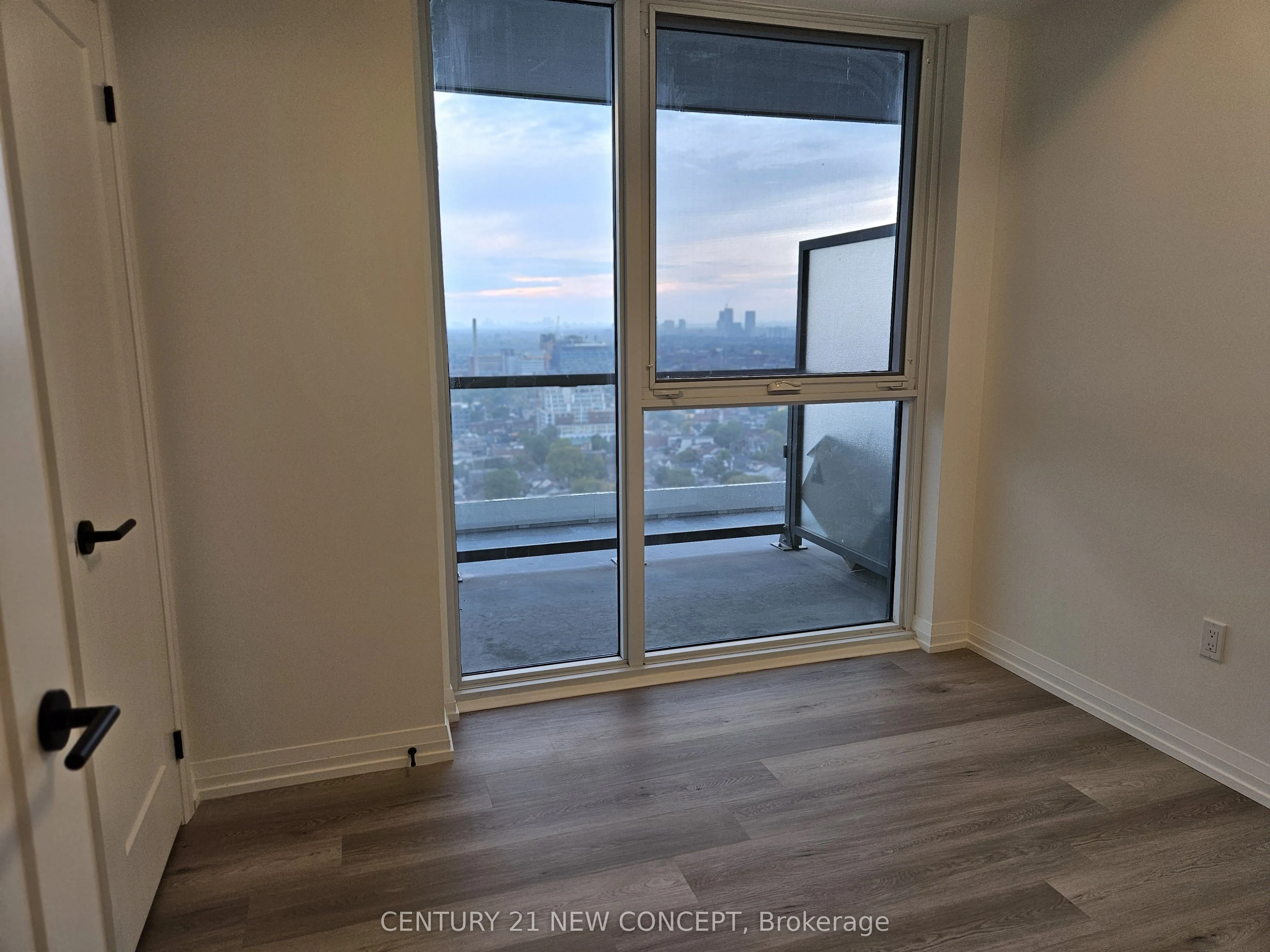 280 Dundas Street, #2810