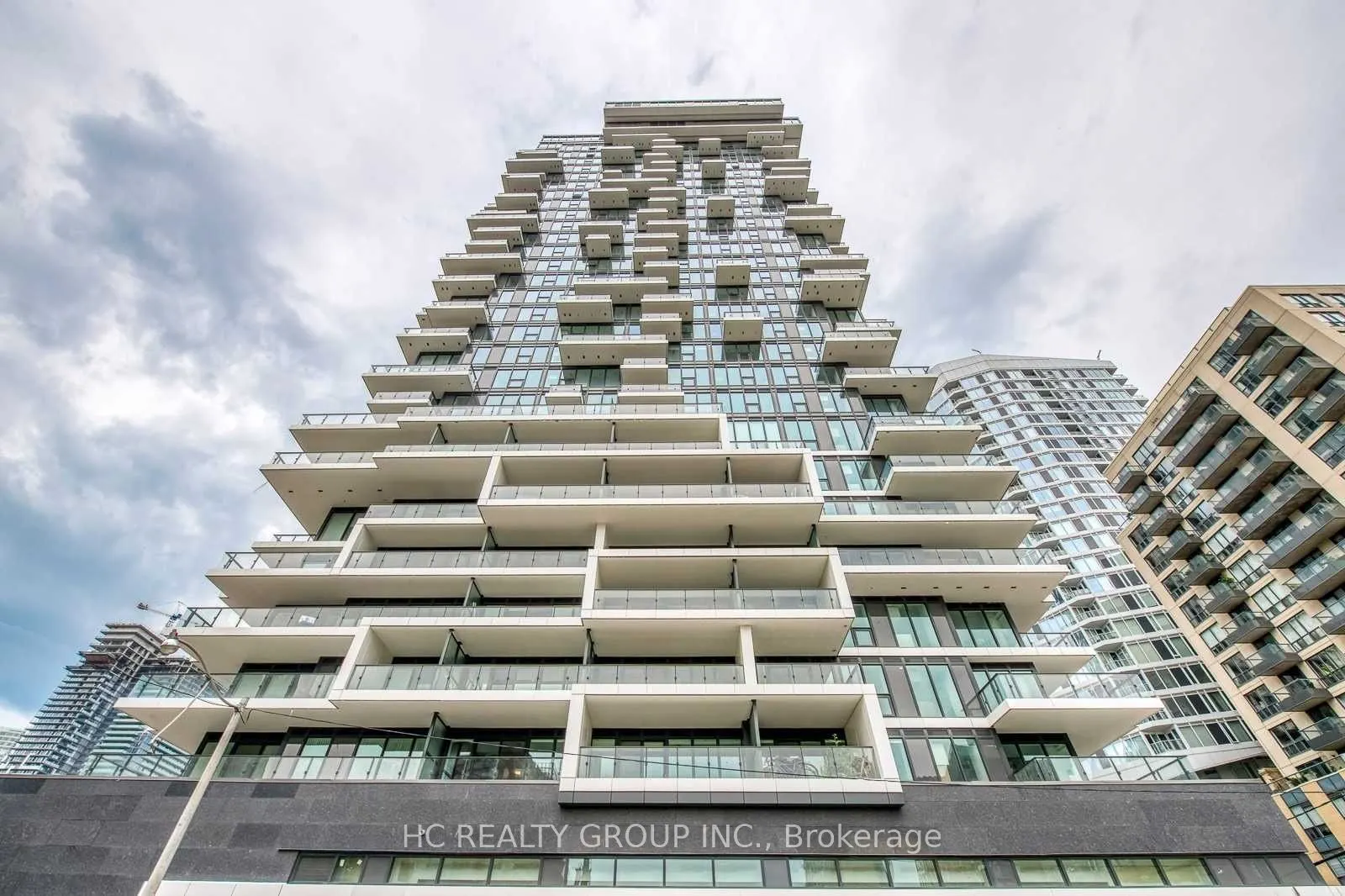 77 Shuter Street, #2112