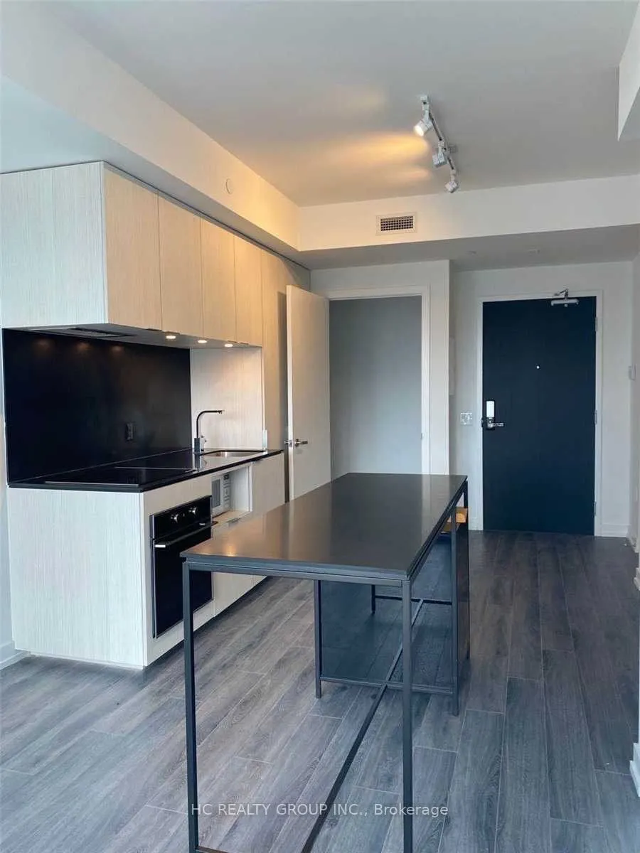 77 Shuter Street, #2112