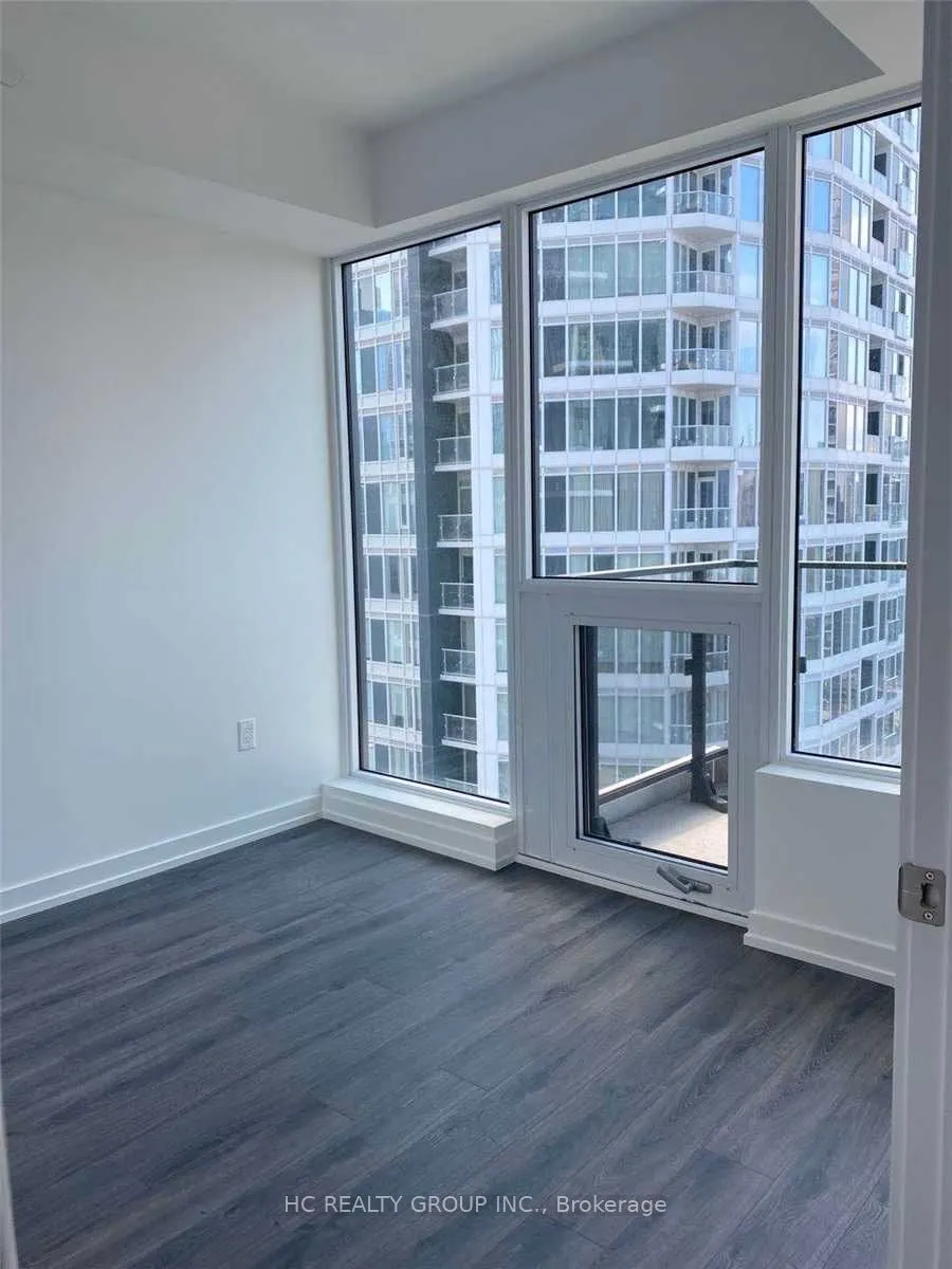 77 Shuter Street, #2112