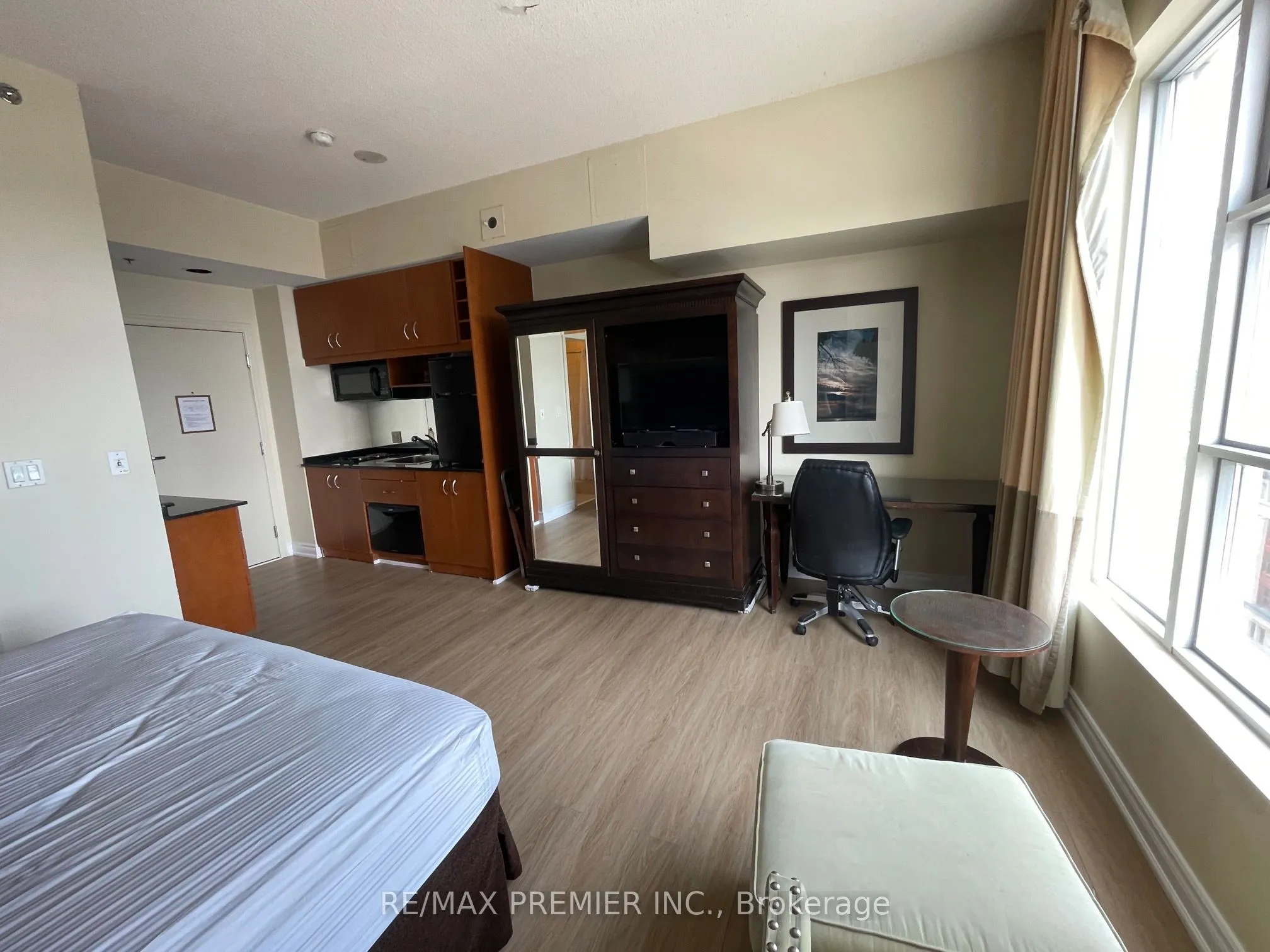 1 King Street W, #2508