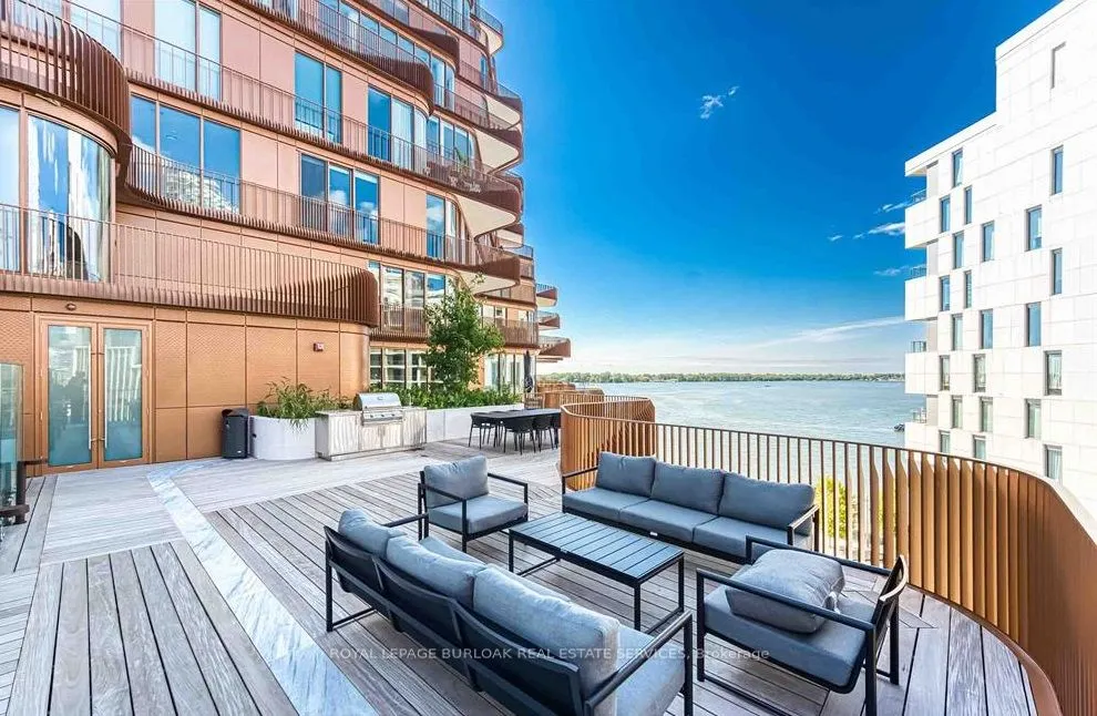 155 Merchants Wharf, #325