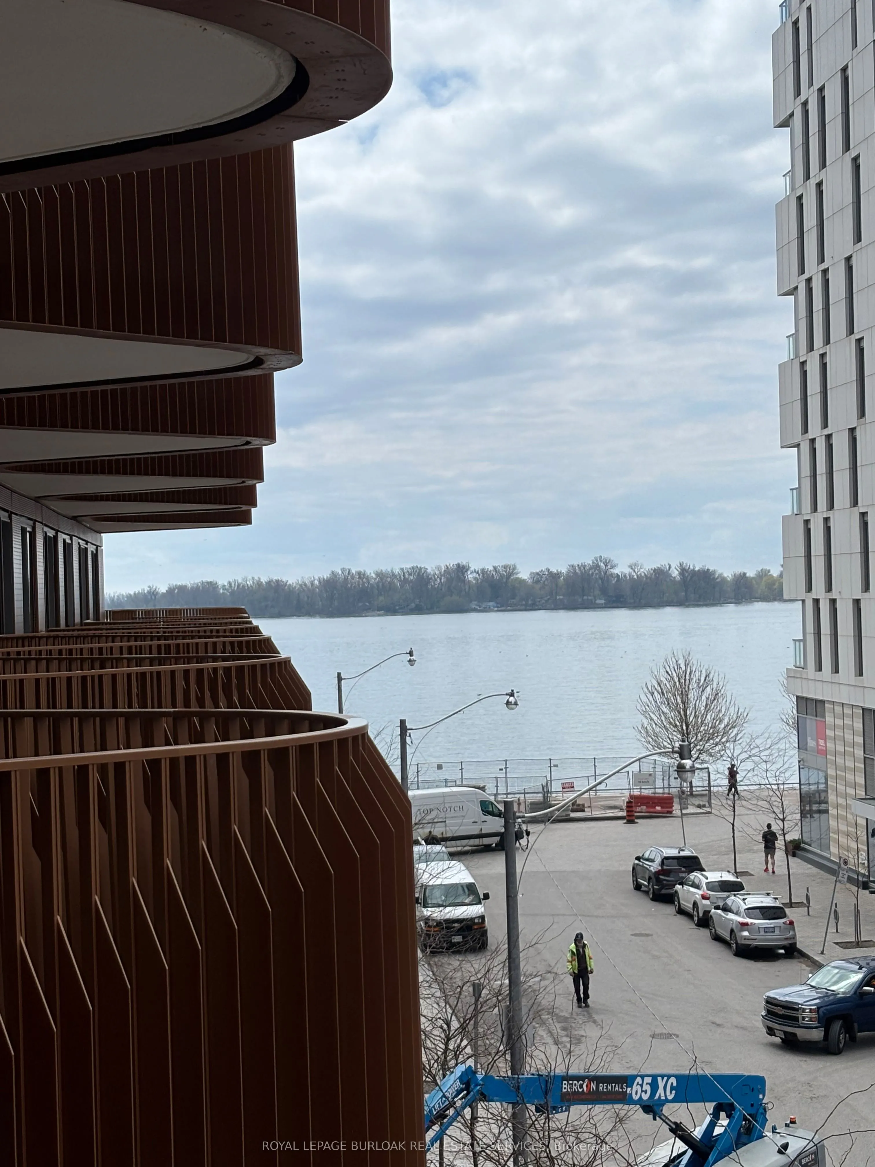 155 Merchants Wharf, #325