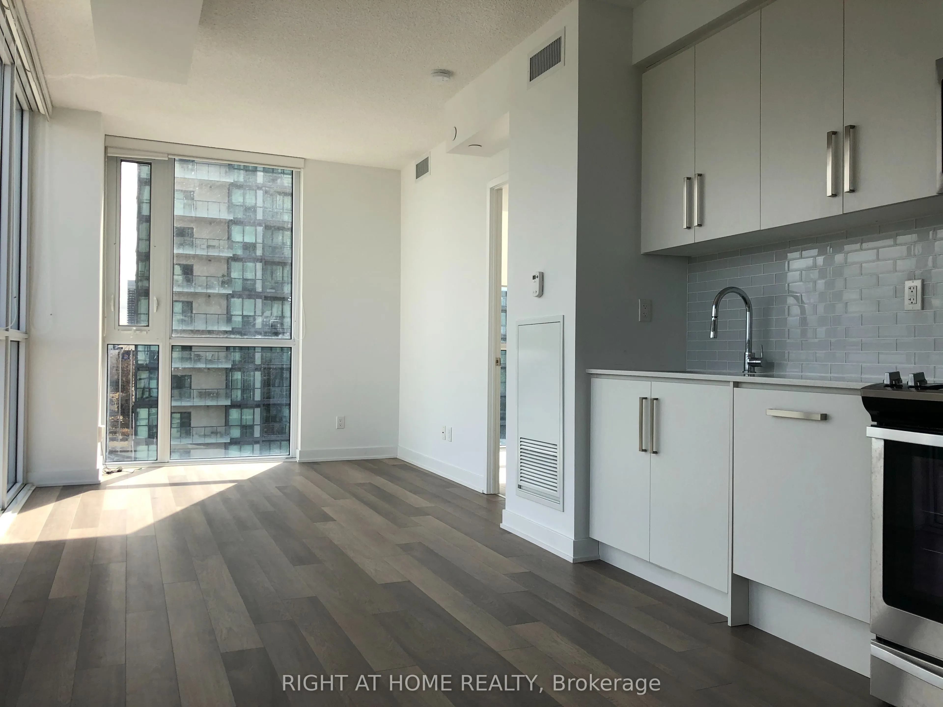 5180 Yonge Street, #2207