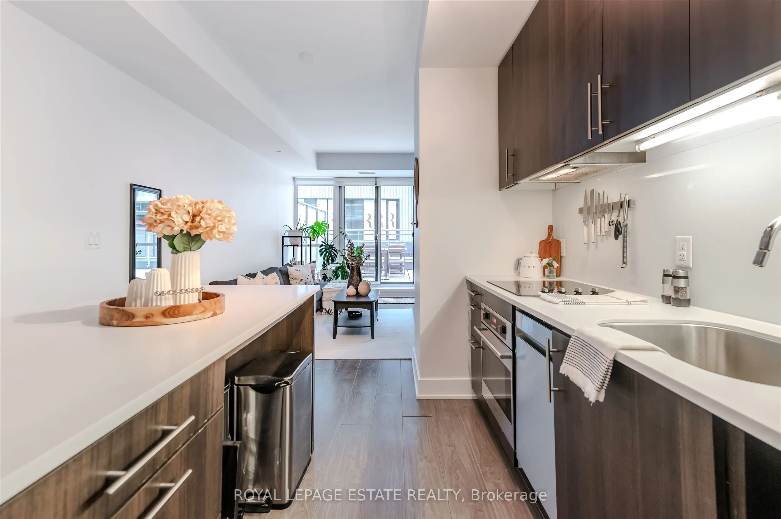 508 Wellington Street, #03
