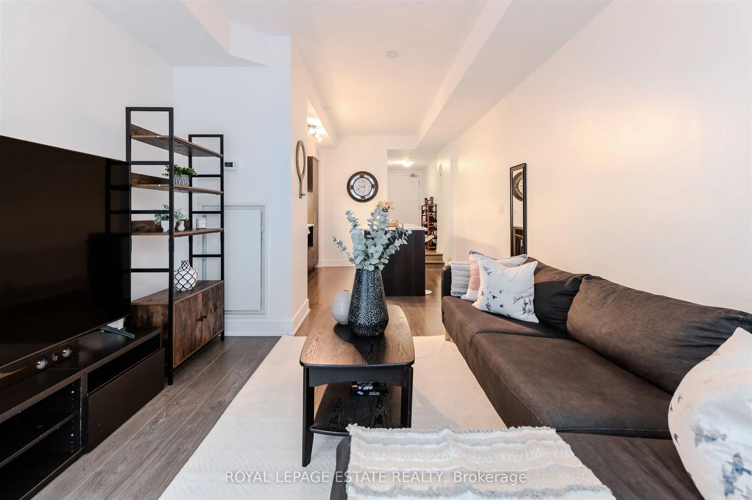 508 Wellington Street, #03
