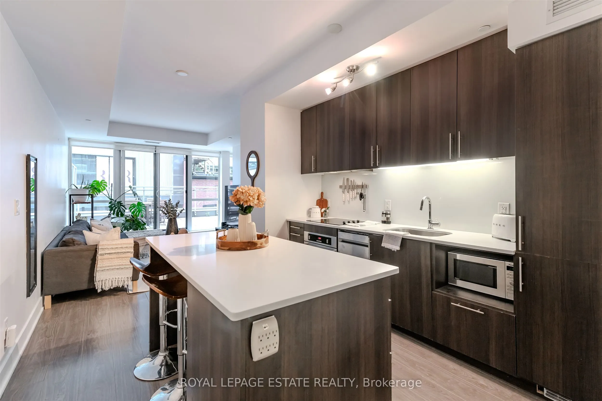 508 Wellington Street, #03