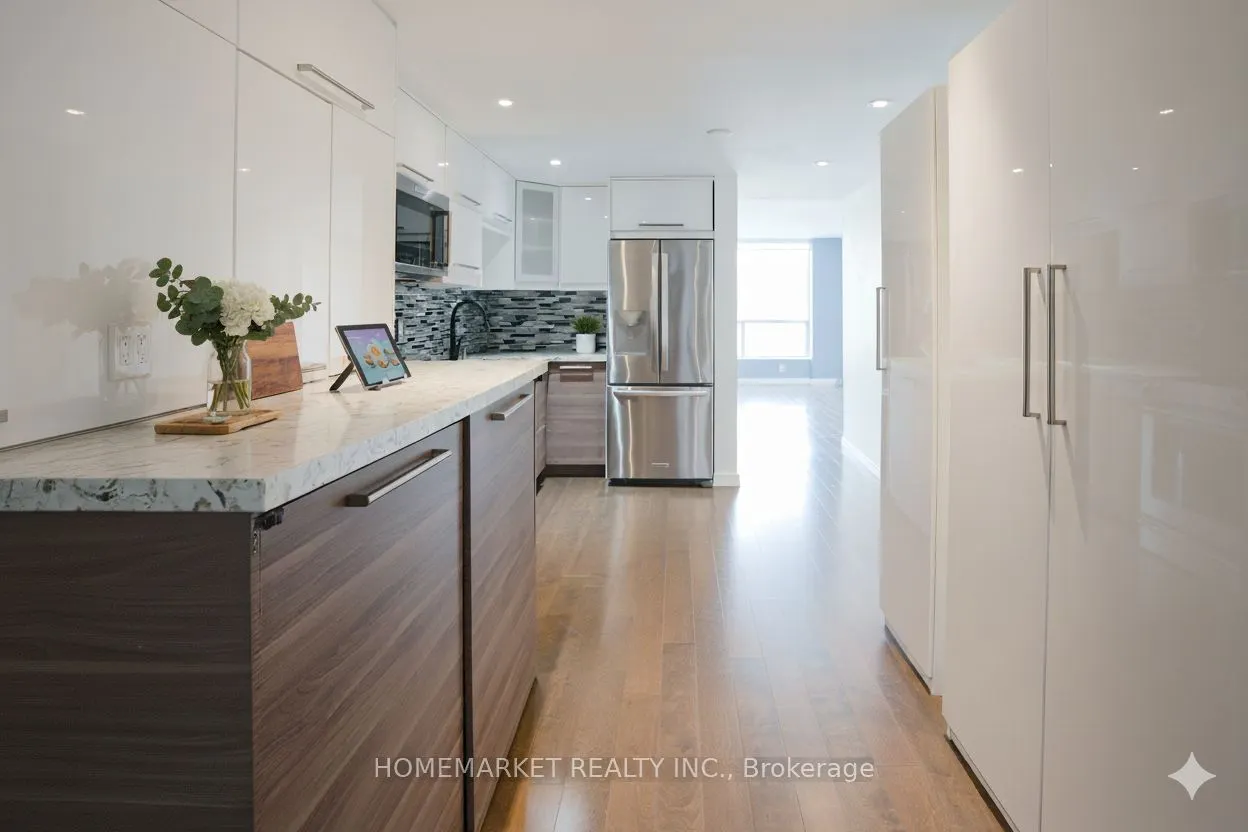 92 King Street E, #411
