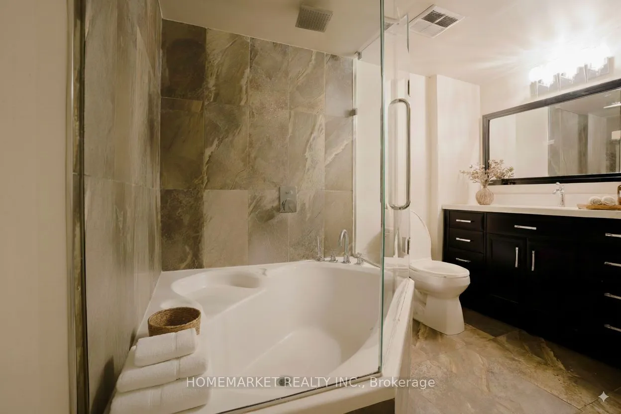 92 King Street E, #411