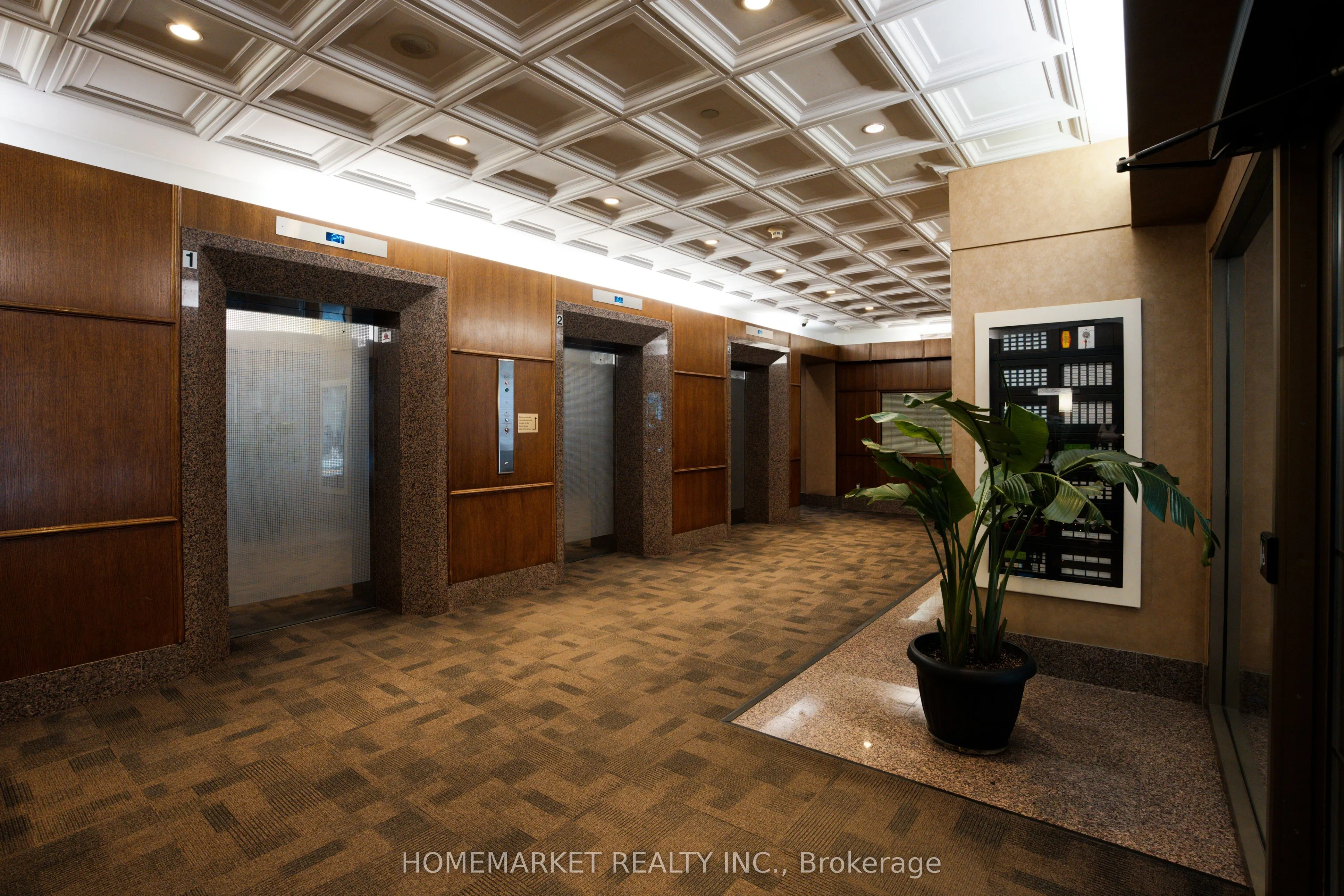 92 King Street E, #411