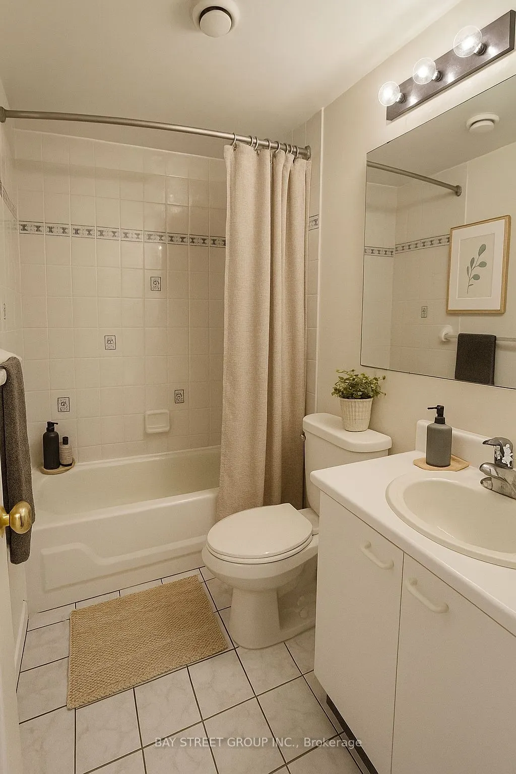 108 Finch Avenue W, #C1