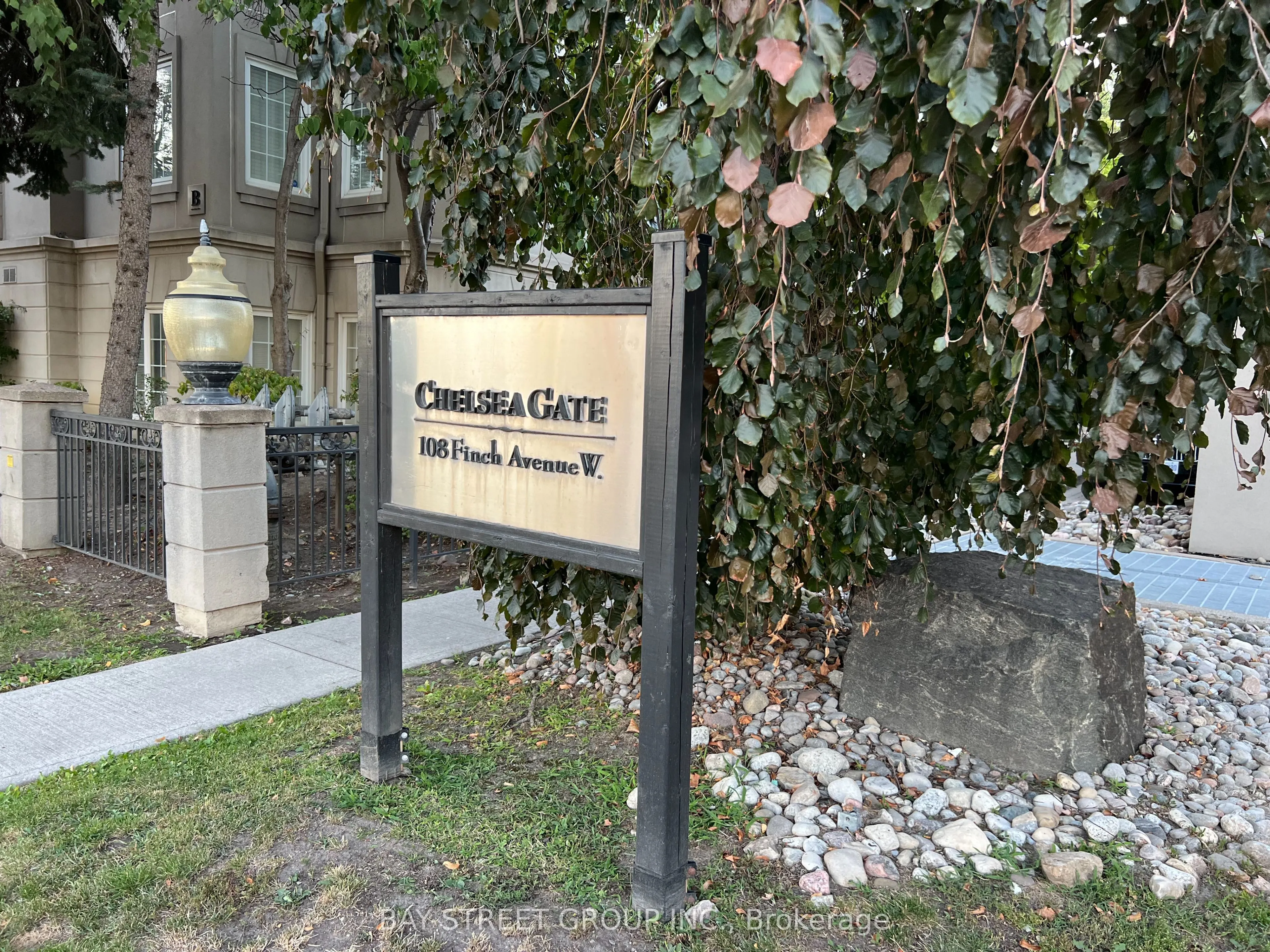 108 Finch Avenue W, #C1
