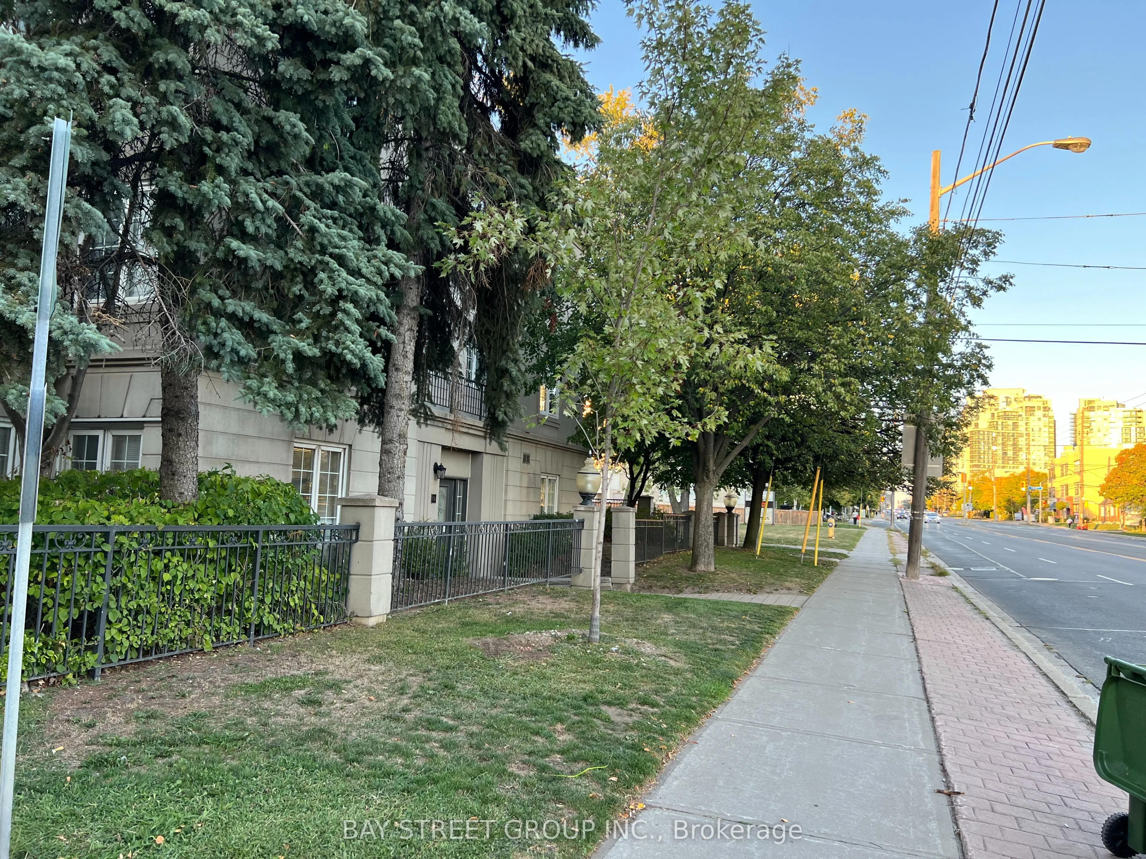 108 Finch Avenue W, #C1