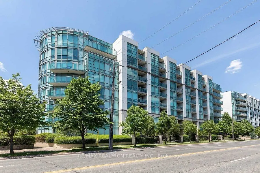 3830 Bathurst Street, #303