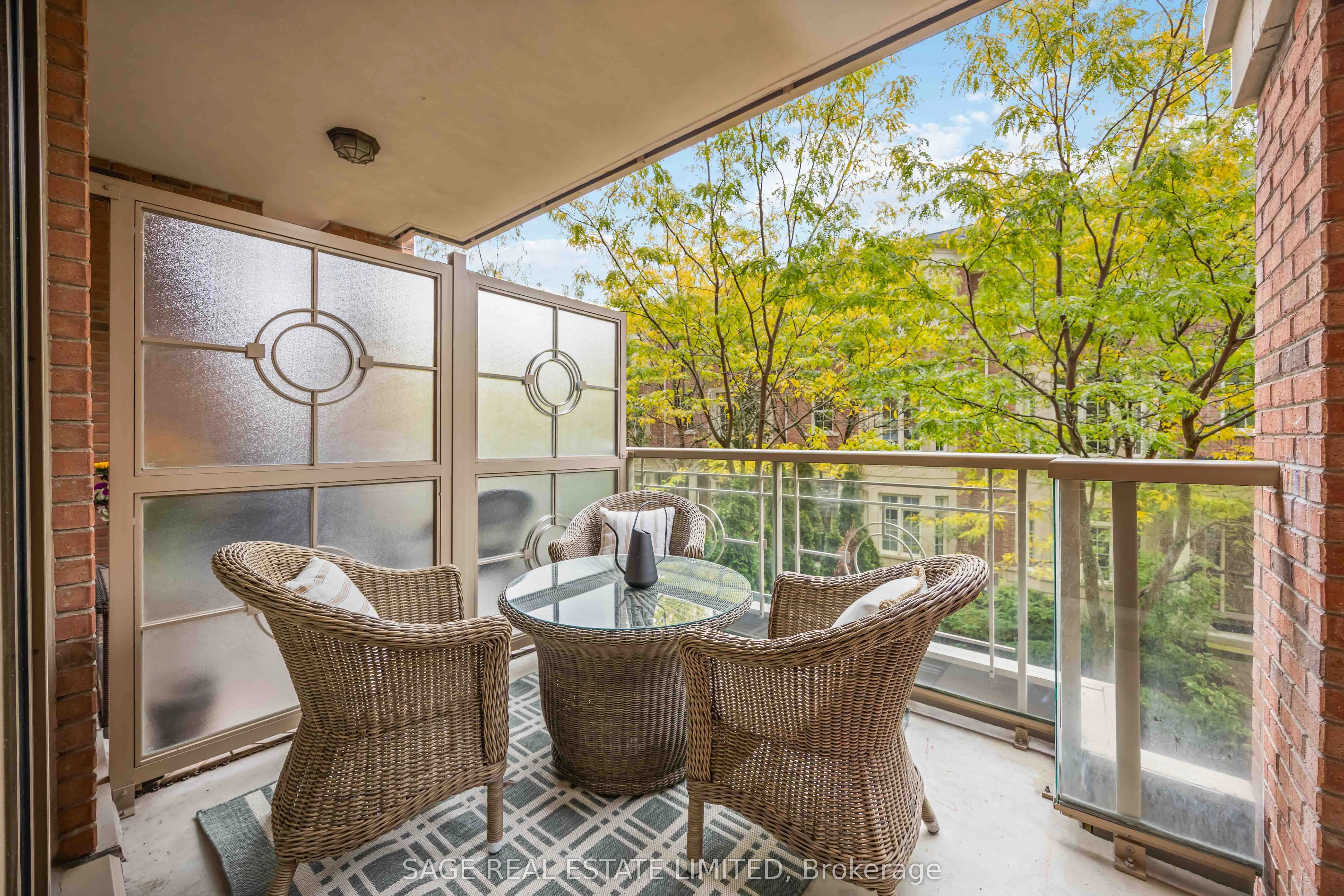 20 Burkebrook Place, #212