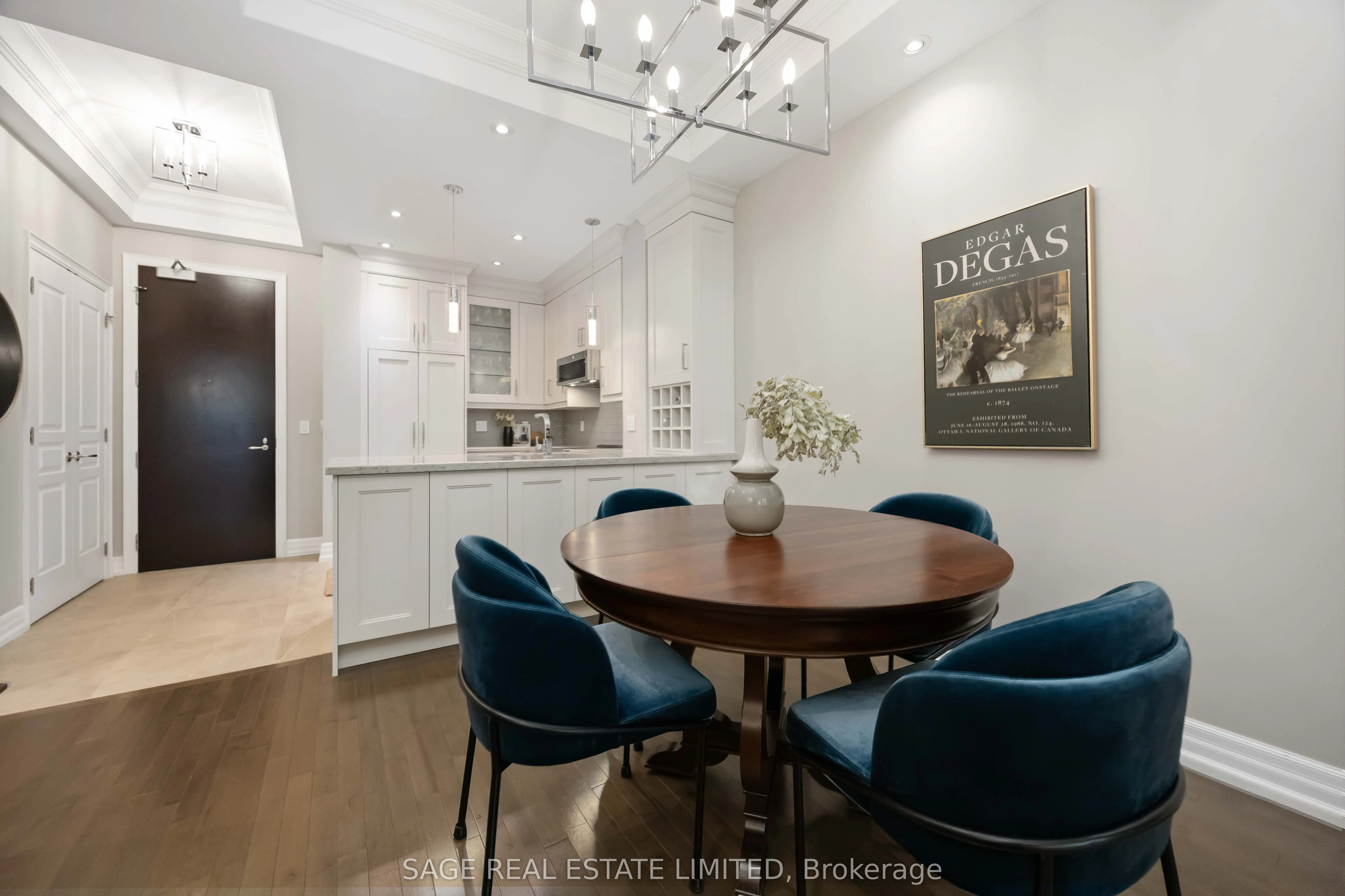 20 Burkebrook Place, #212