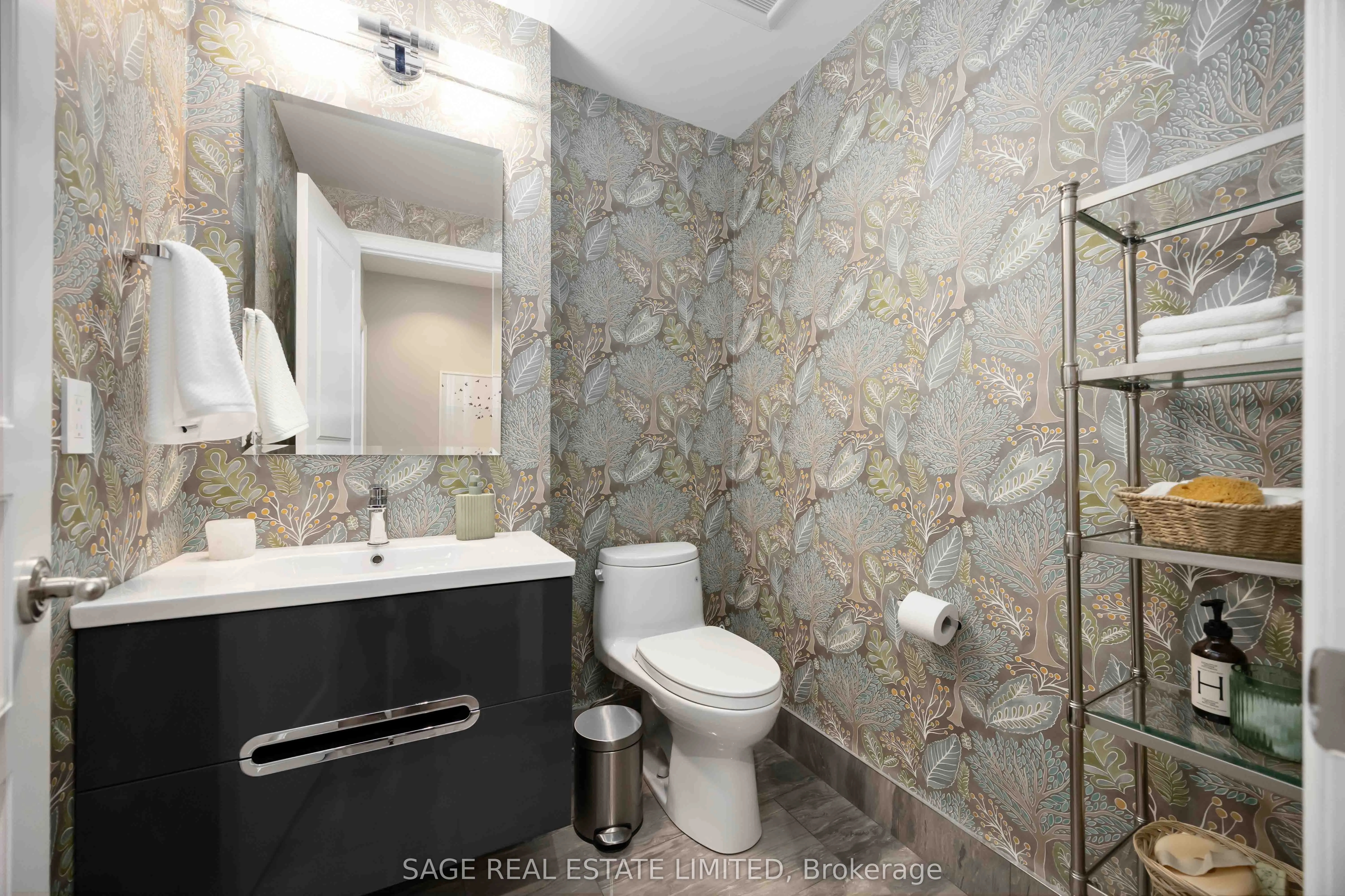 20 Burkebrook Place, #212