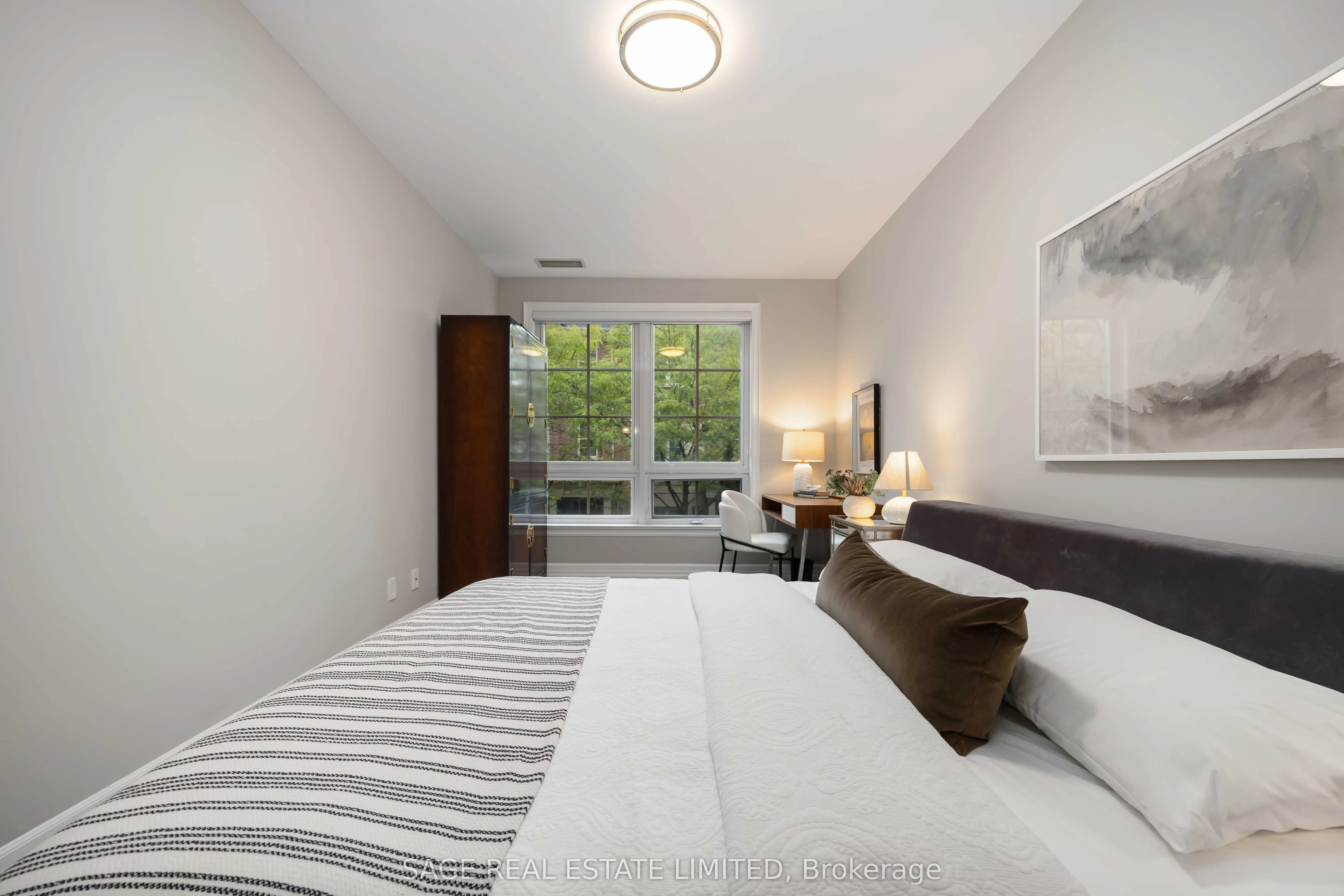 20 Burkebrook Place, #212