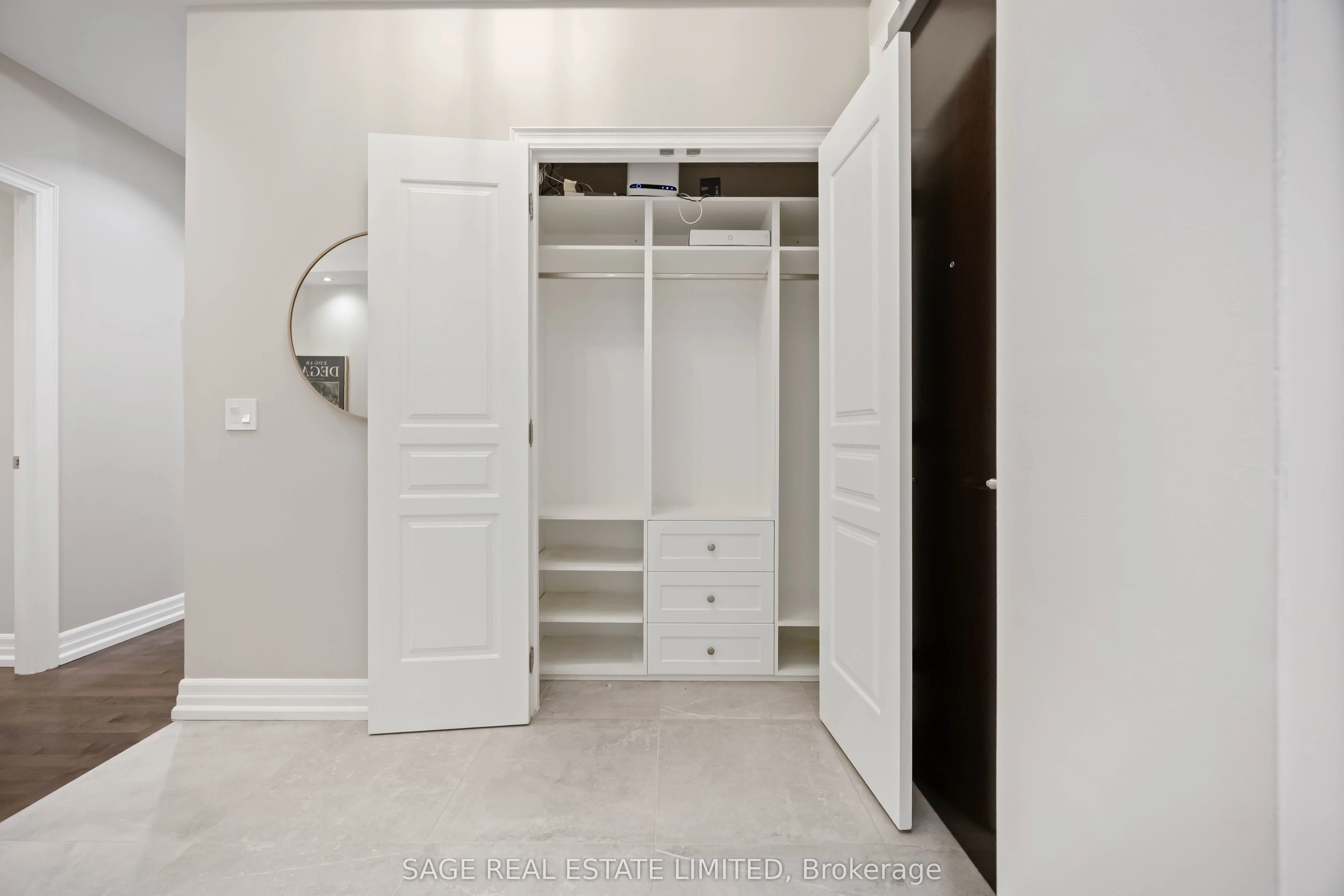20 Burkebrook Place, #212