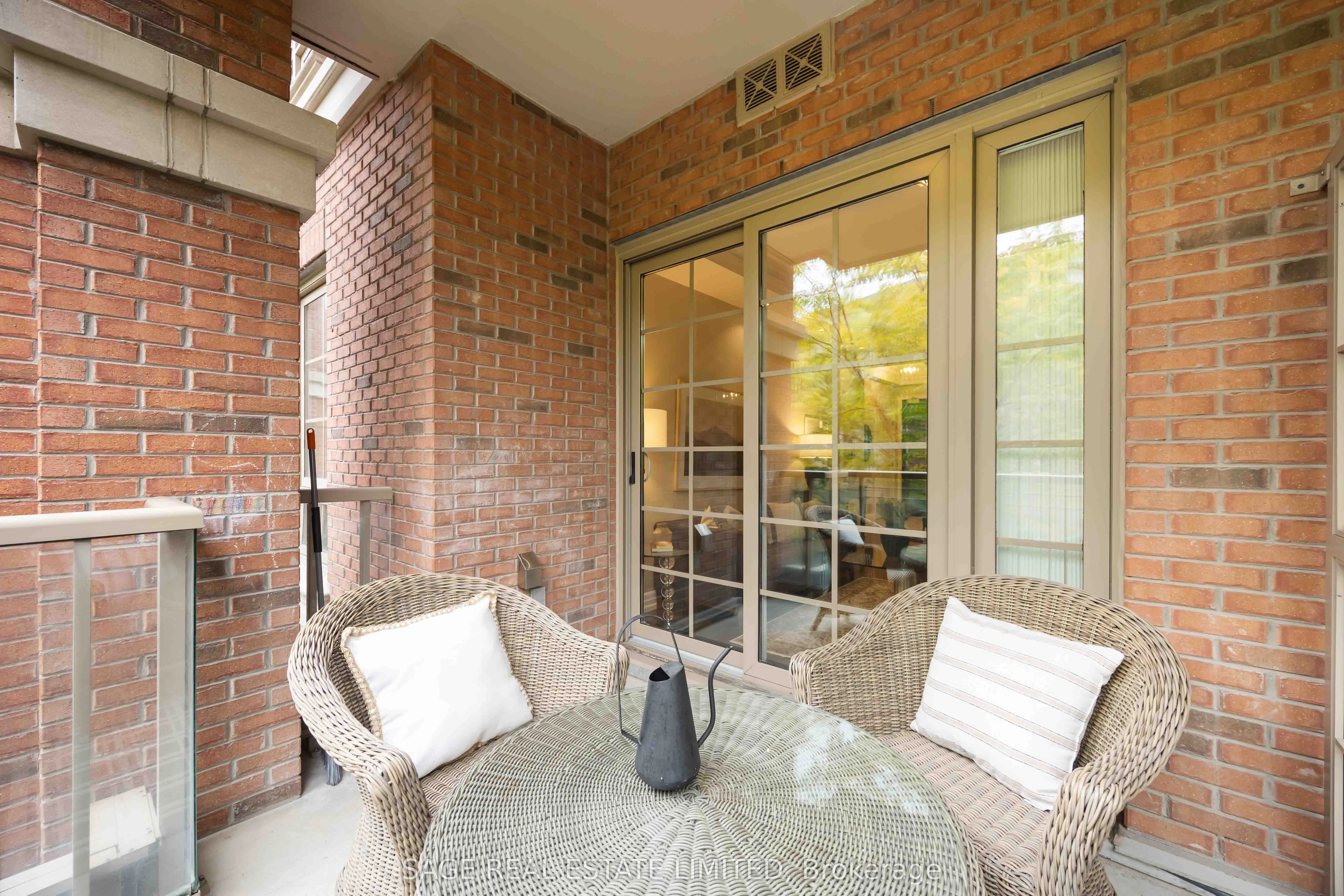 20 Burkebrook Place, #212