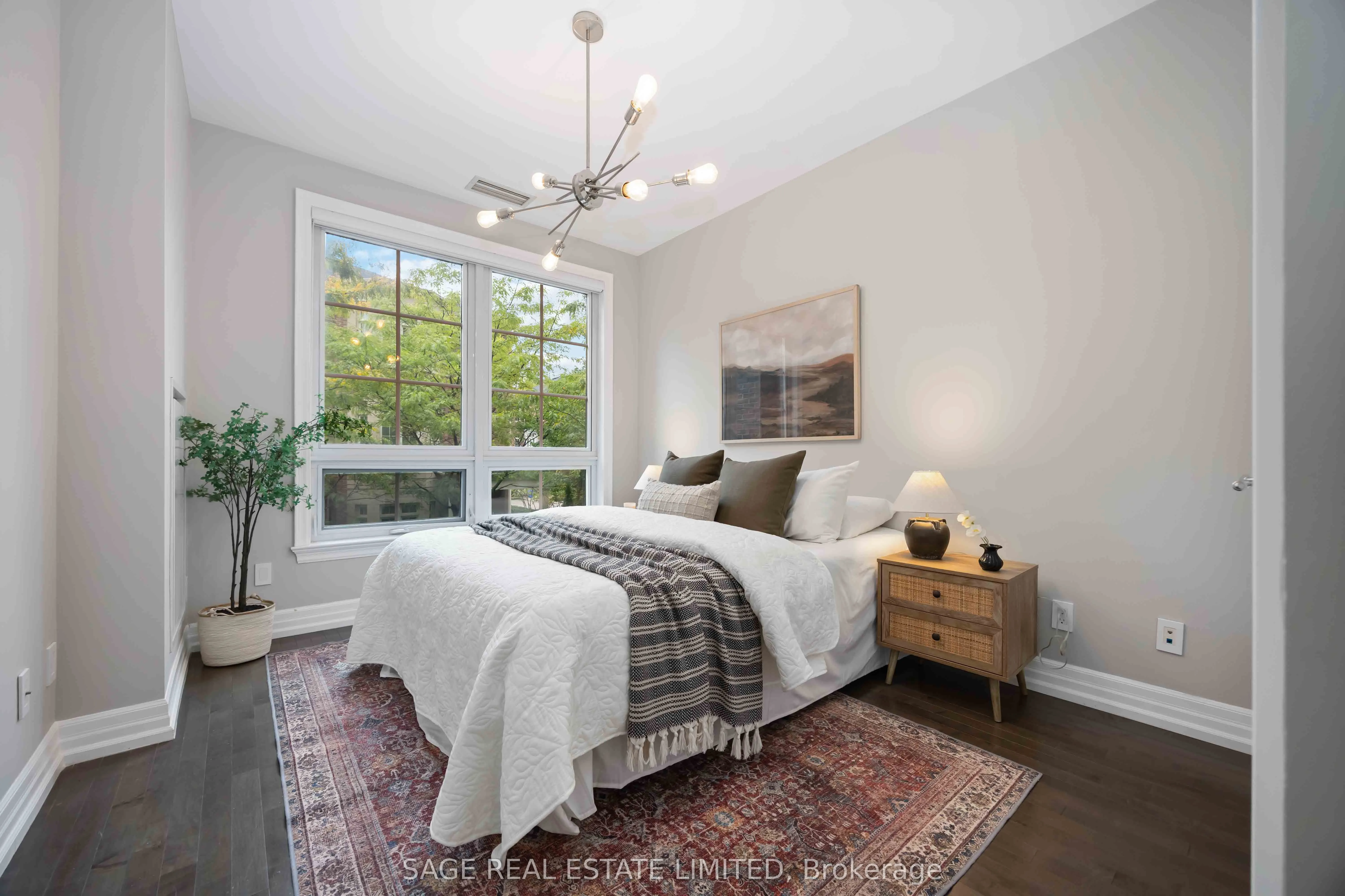 20 Burkebrook Place, #212