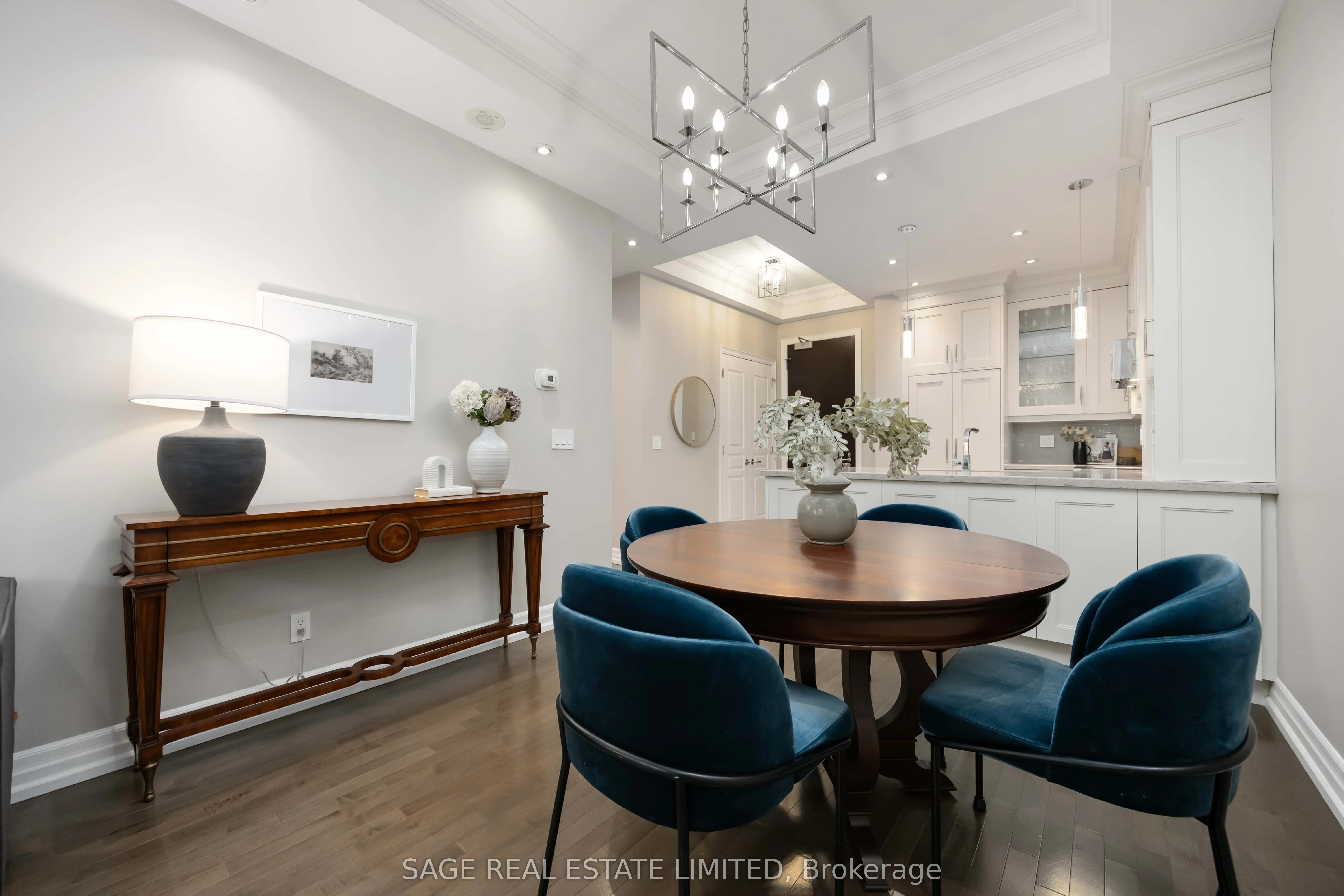 20 Burkebrook Place, #212