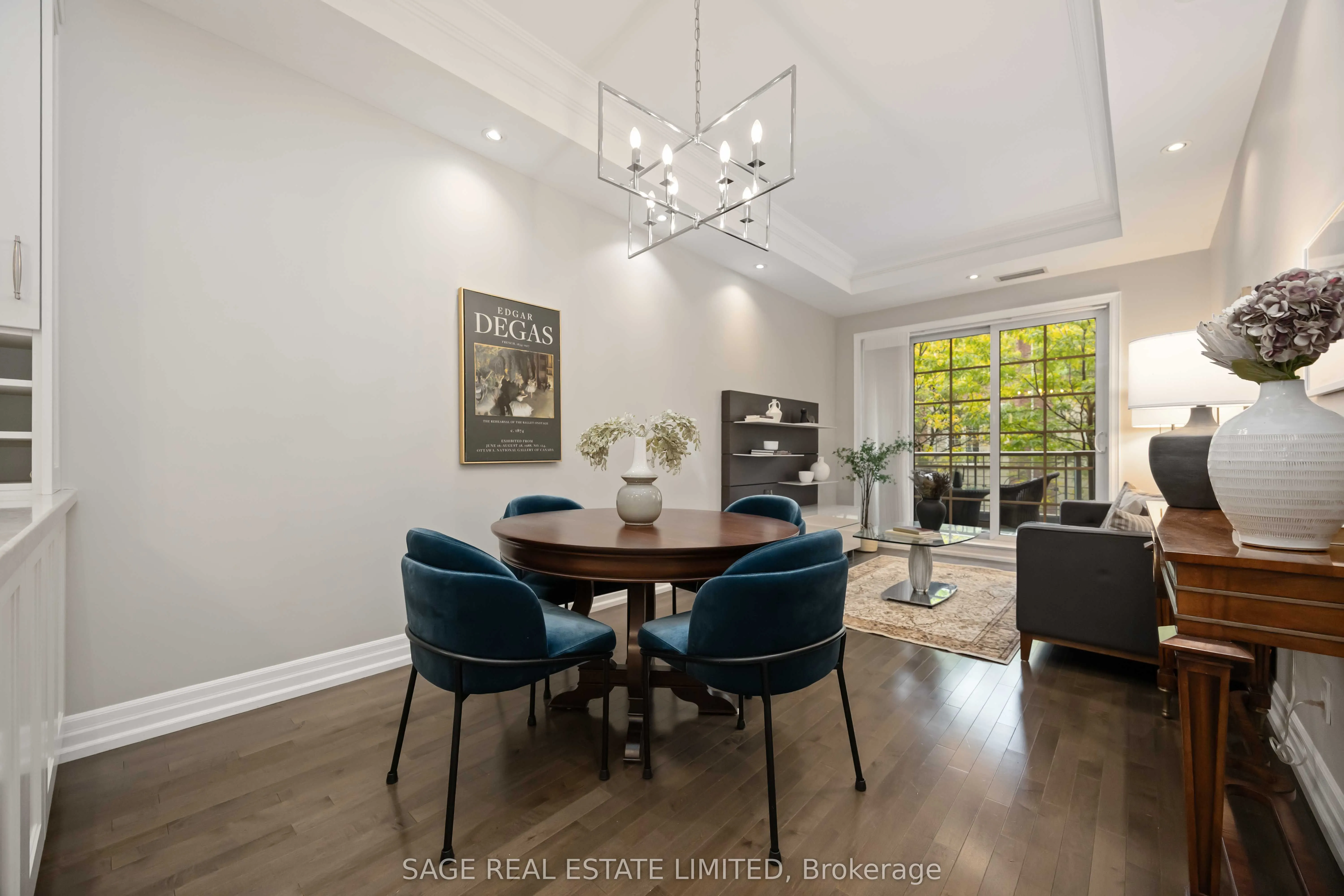 20 Burkebrook Place, #212