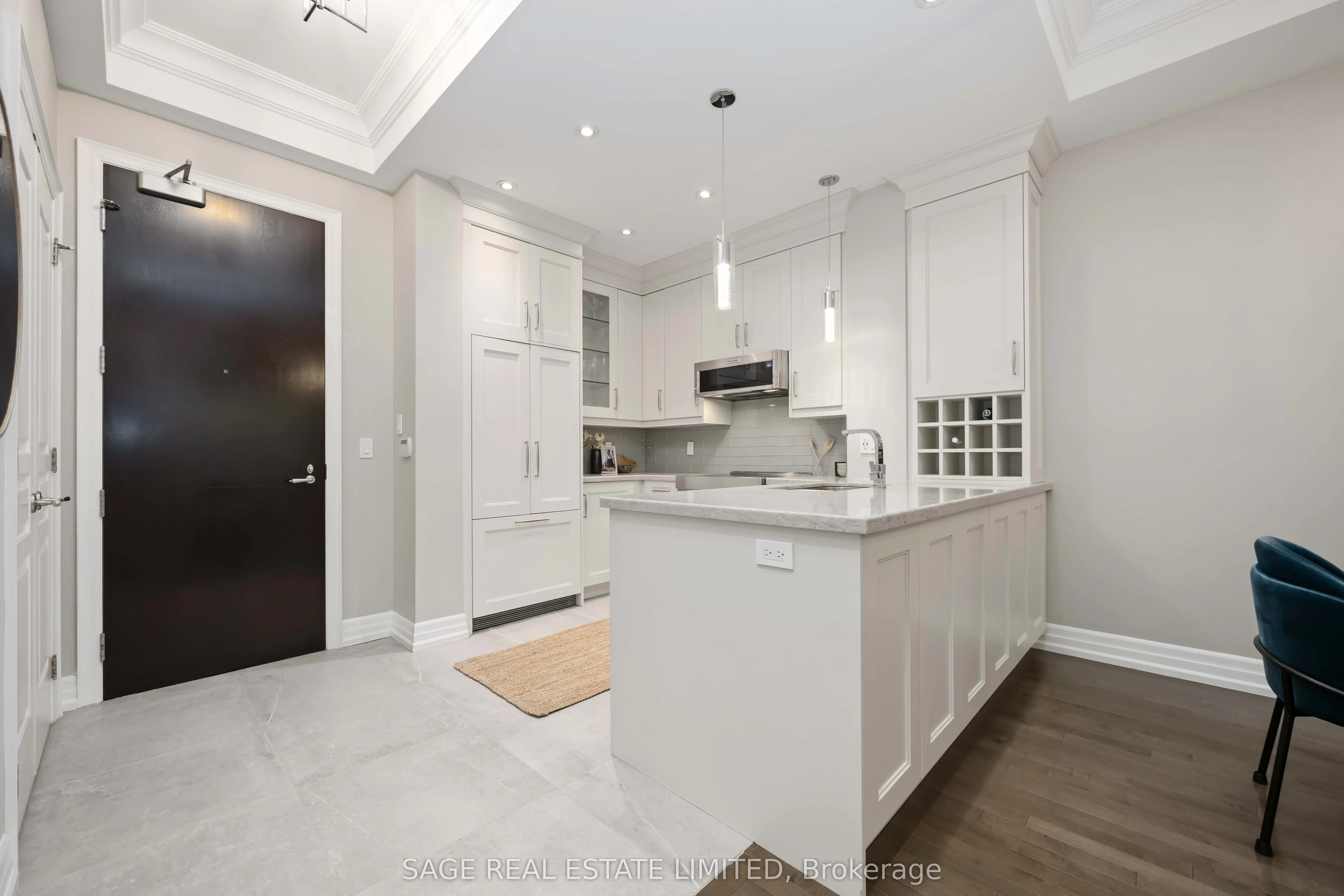 20 Burkebrook Place, #212