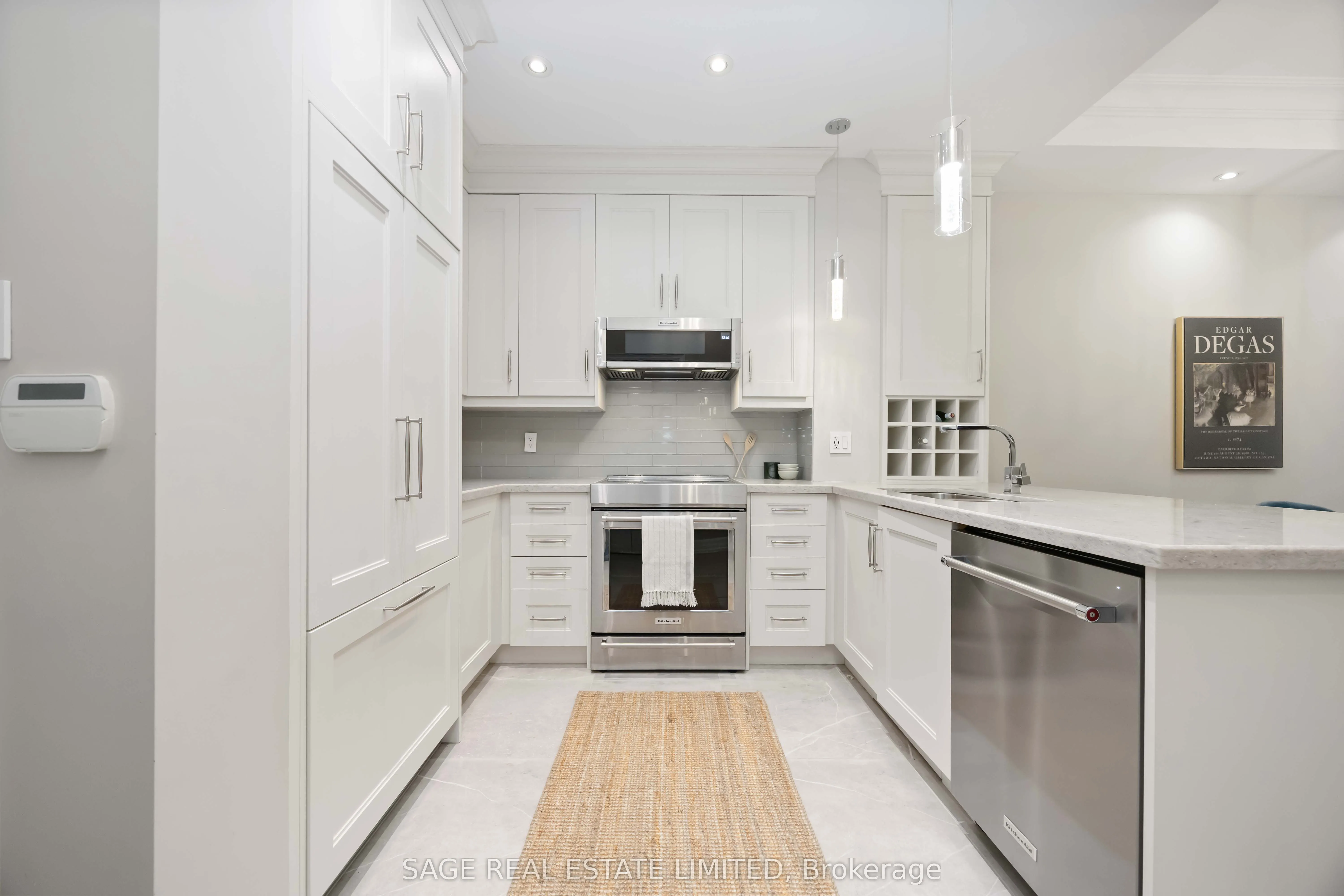 20 Burkebrook Place, #212
