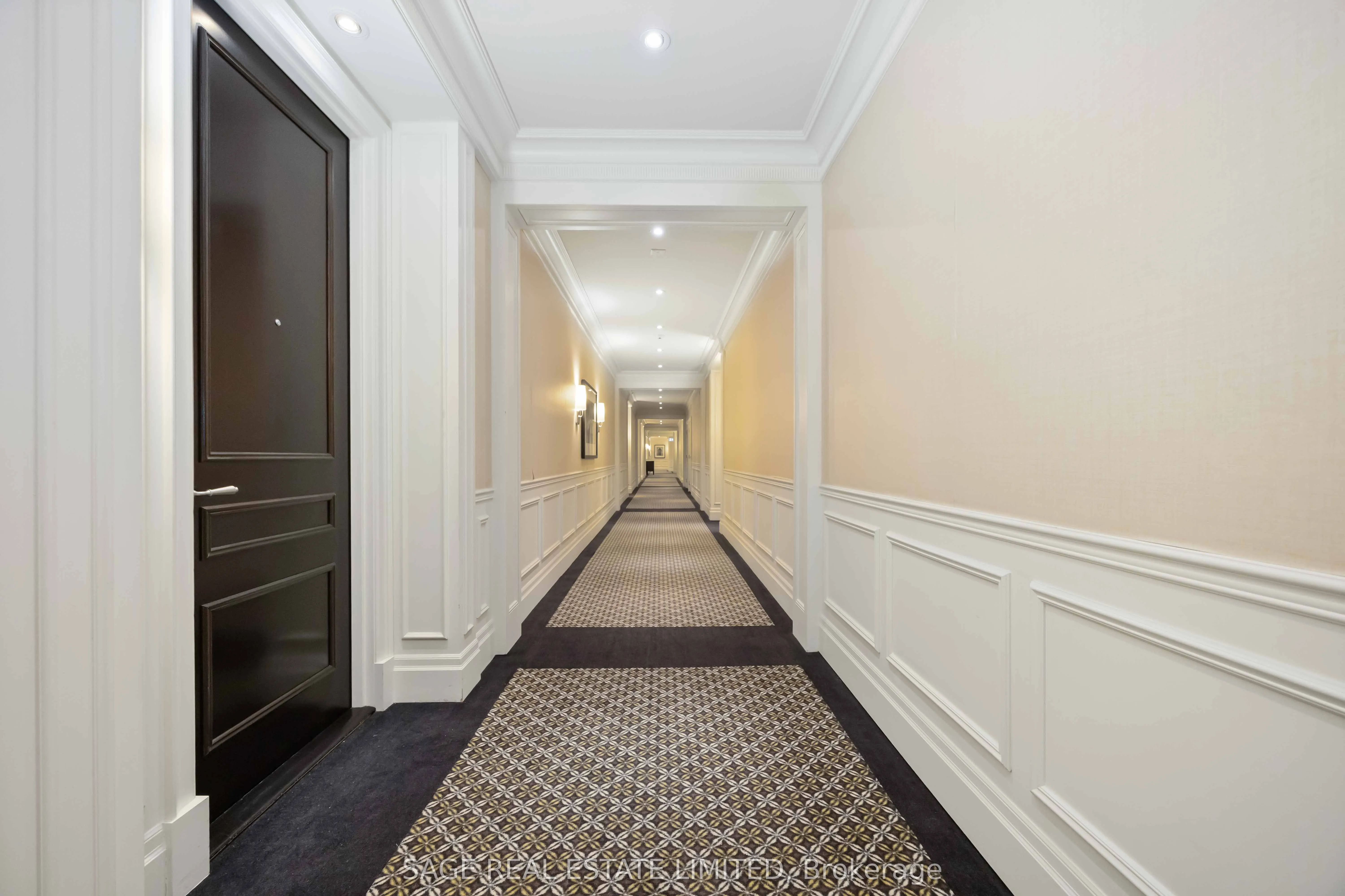 20 Burkebrook Place, #212