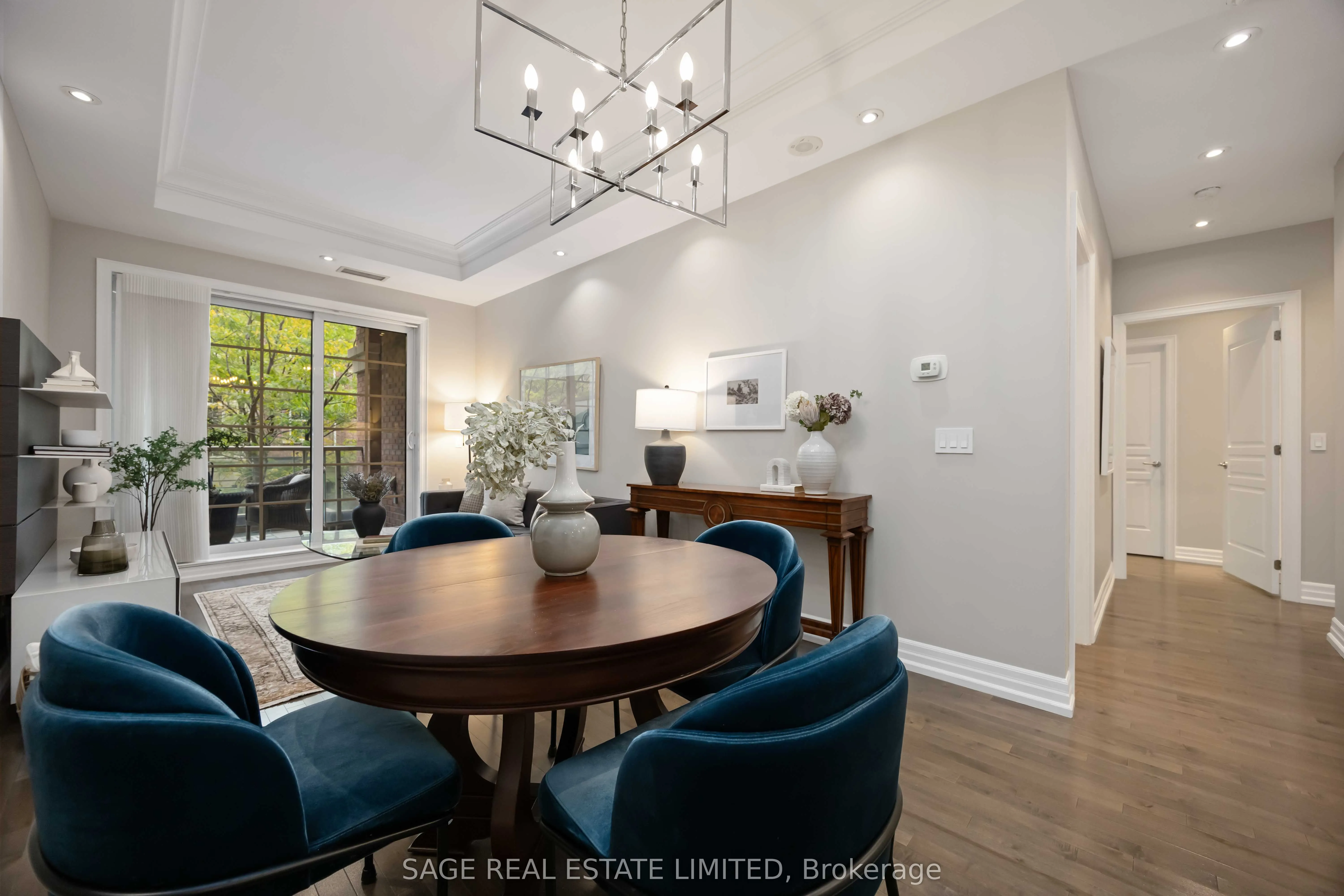 20 Burkebrook Place, #212