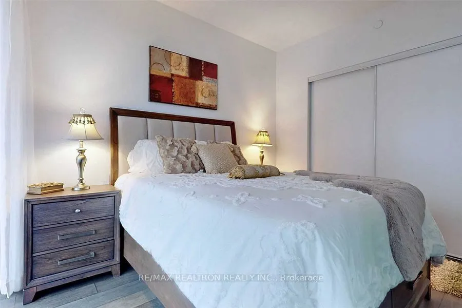 50 Charles Street E, #4615