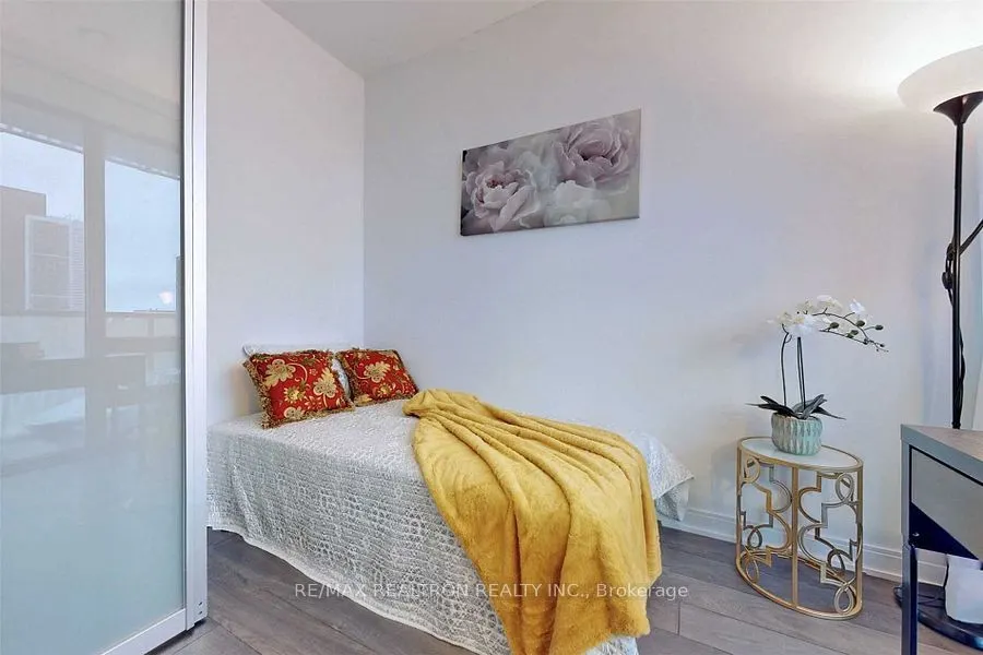 50 Charles Street E, #4615