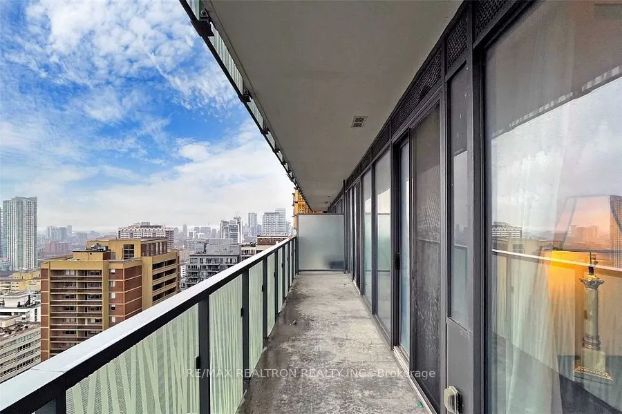 50 Charles Street E, #4615