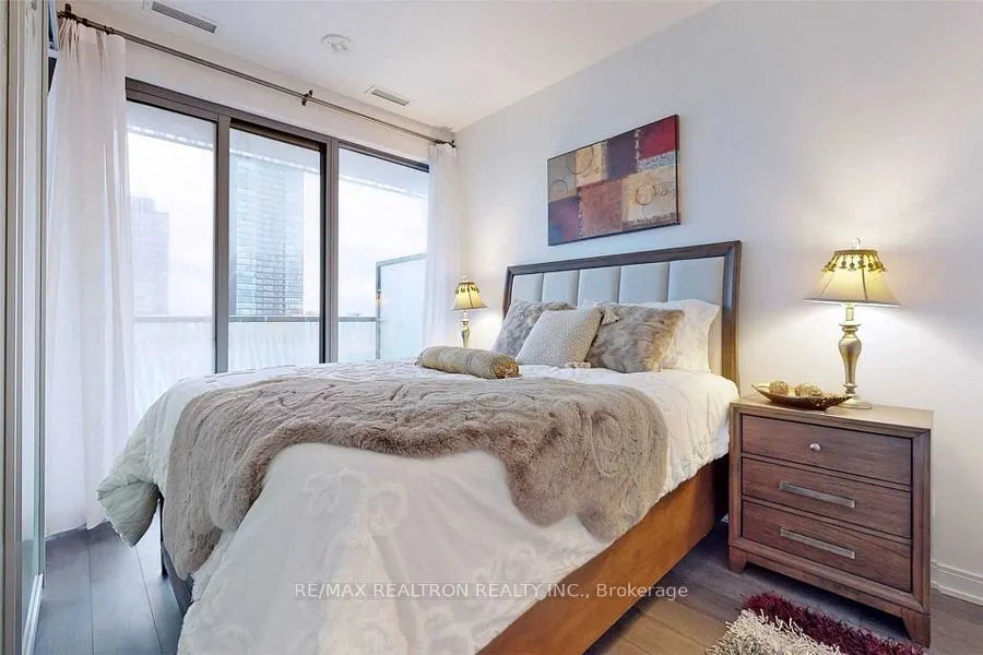 50 Charles Street E, #4615