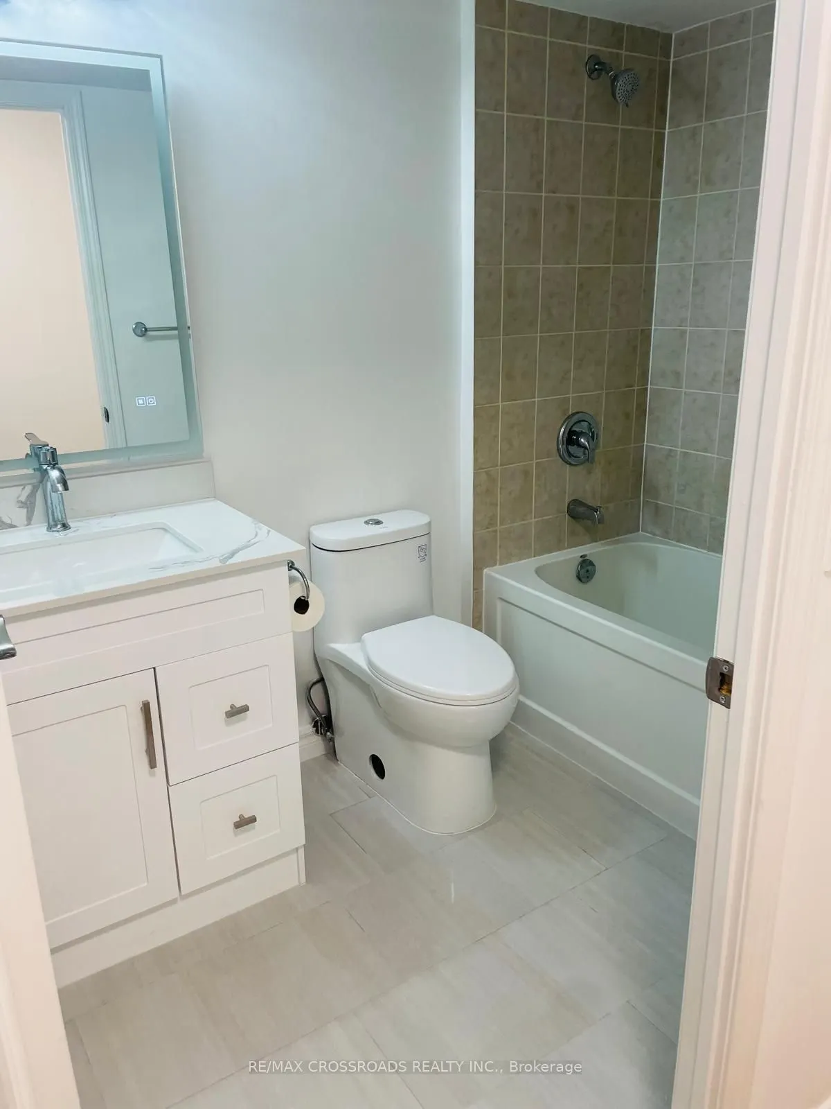19 Grand Trunk Crescent, #3207