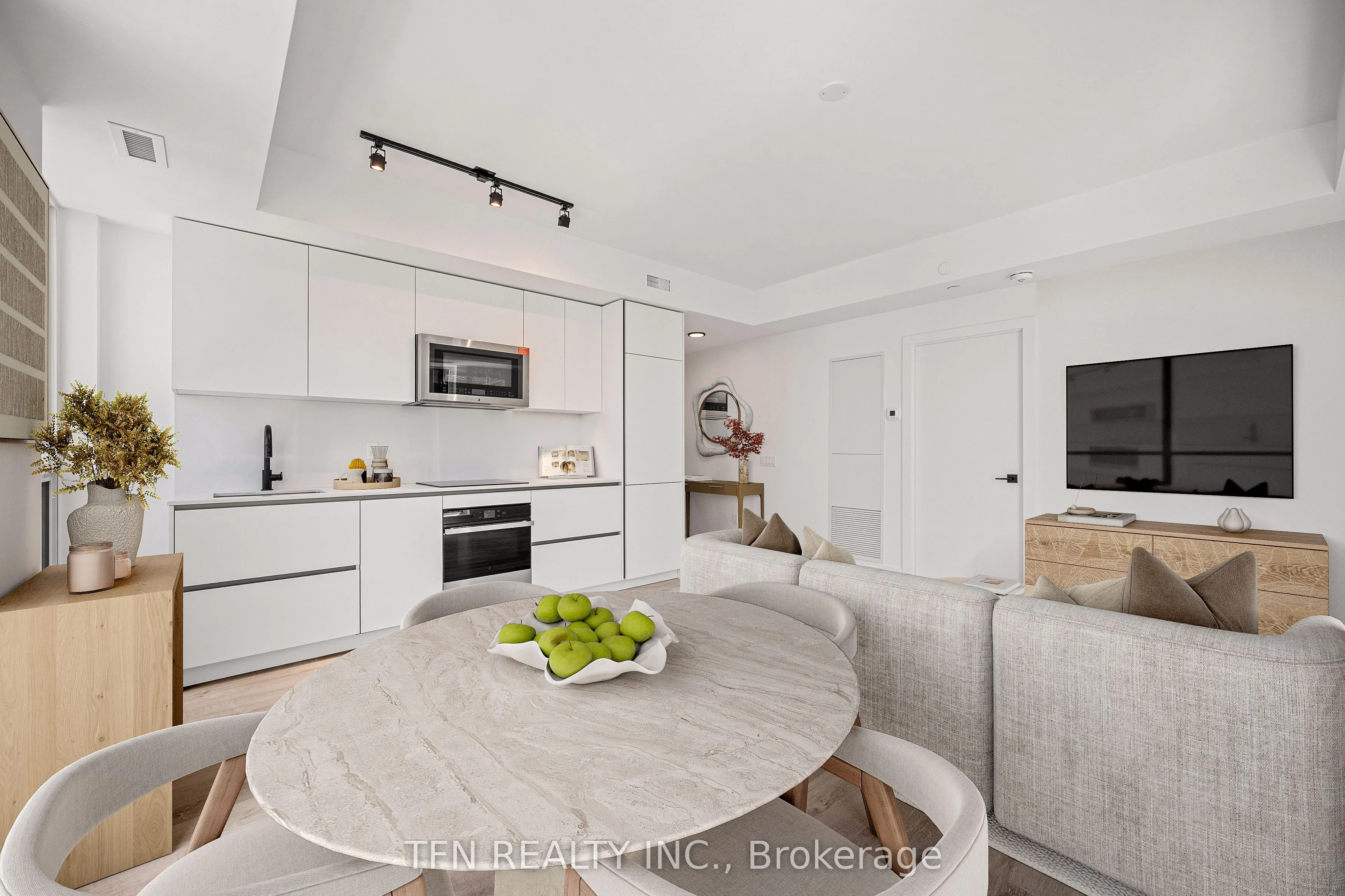 327 King Street W, #4305