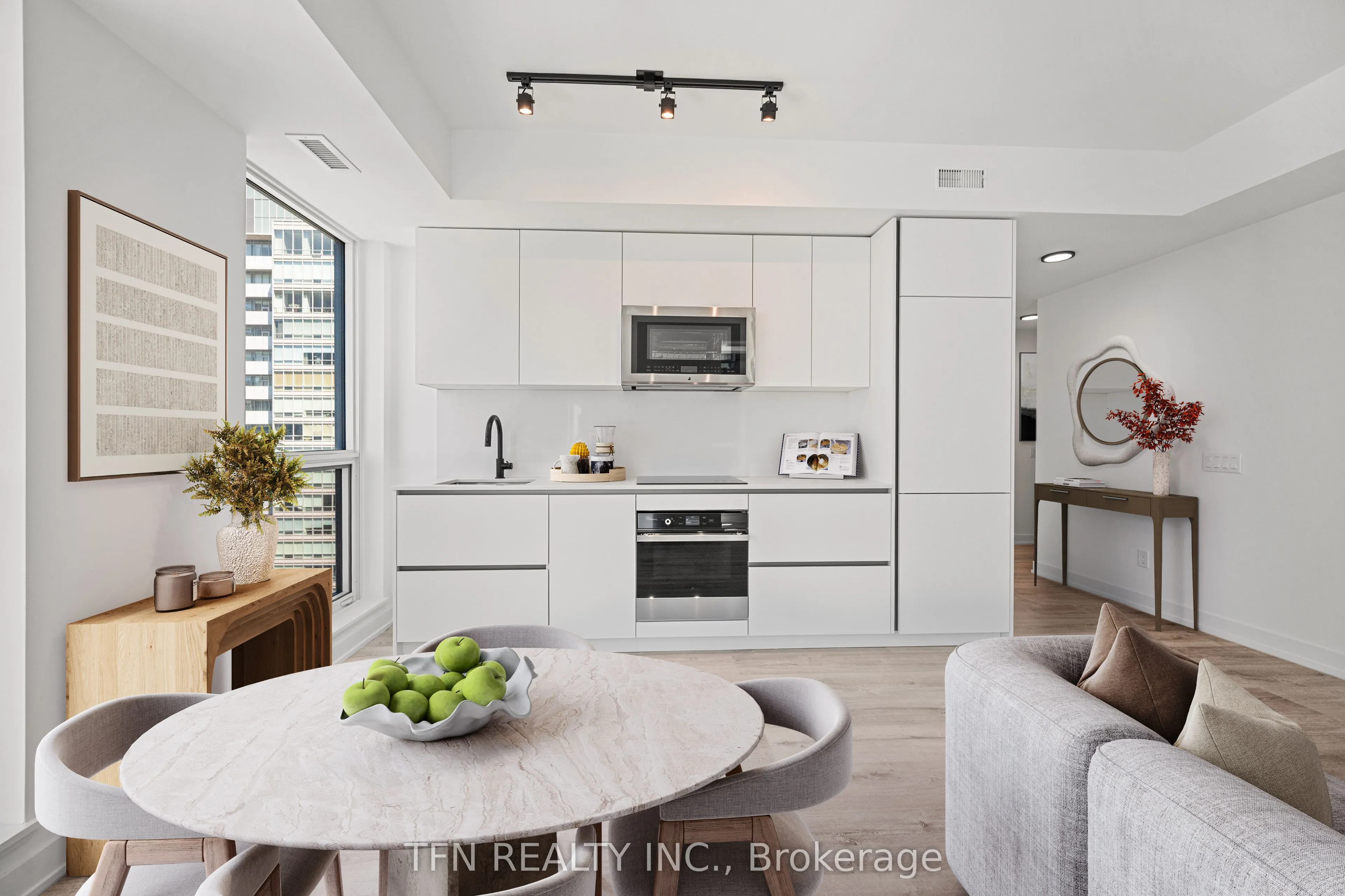 327 King Street W, #4305