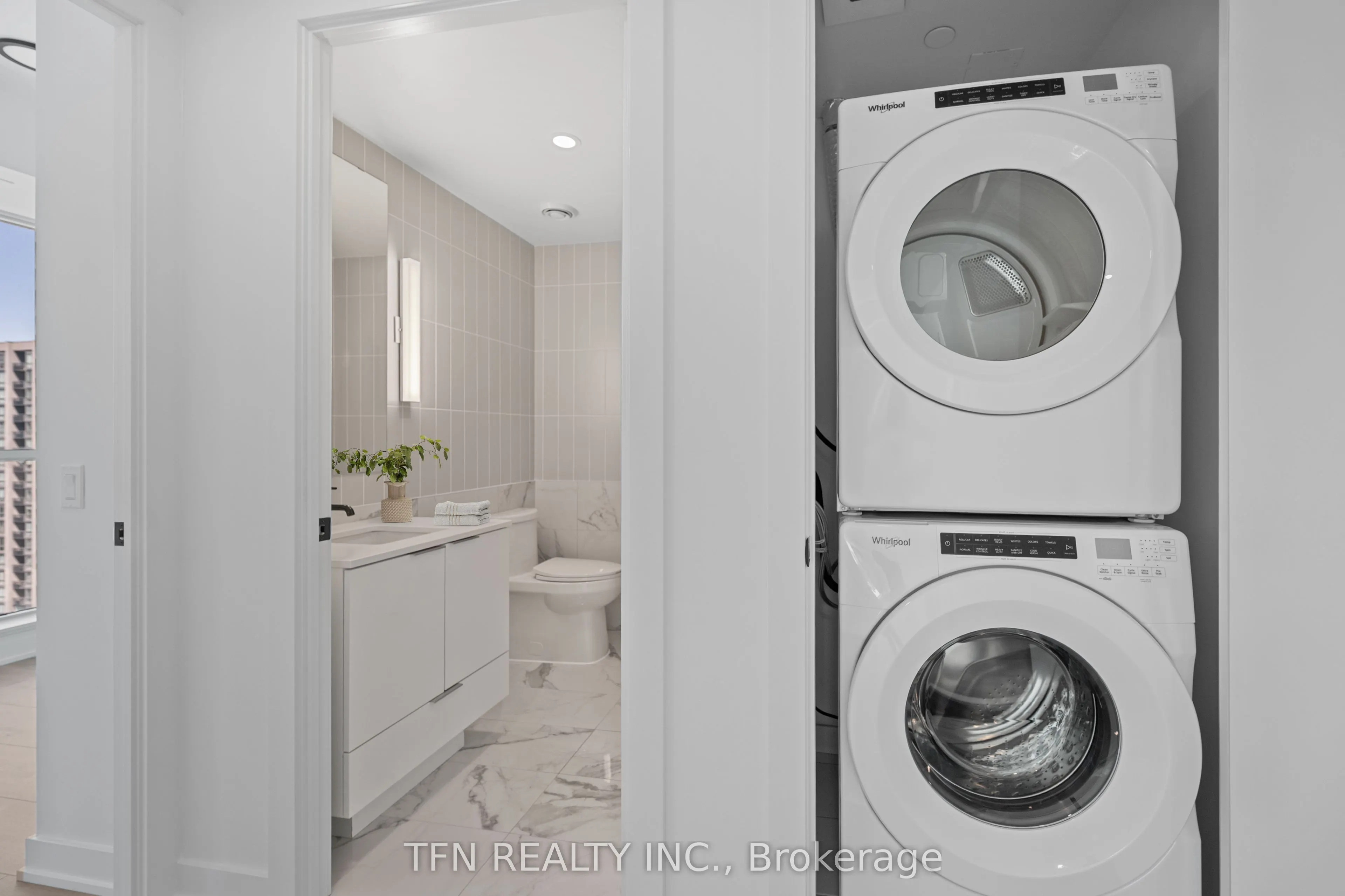 327 King Street W, #4305