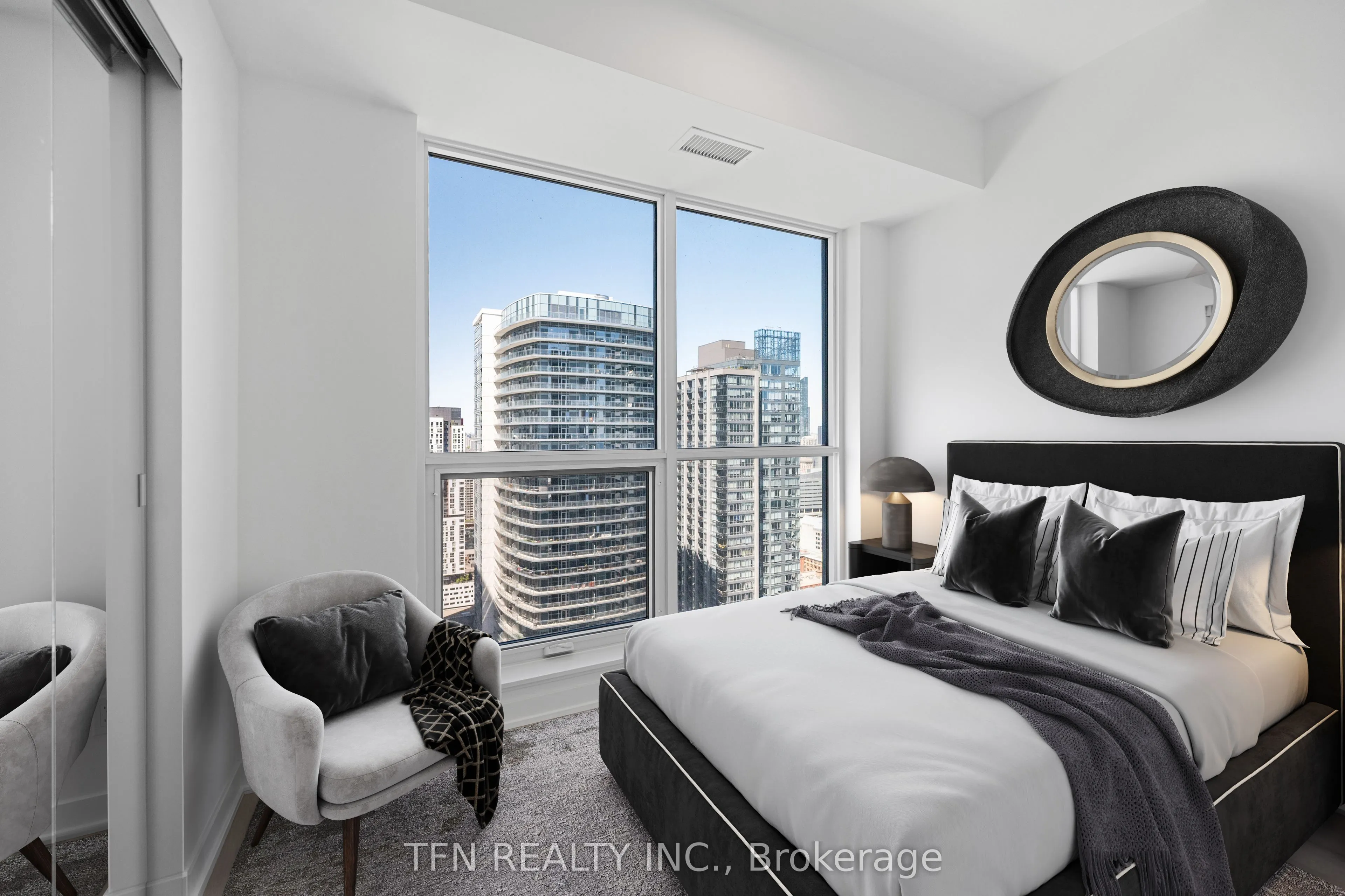 327 King Street W, #4305
