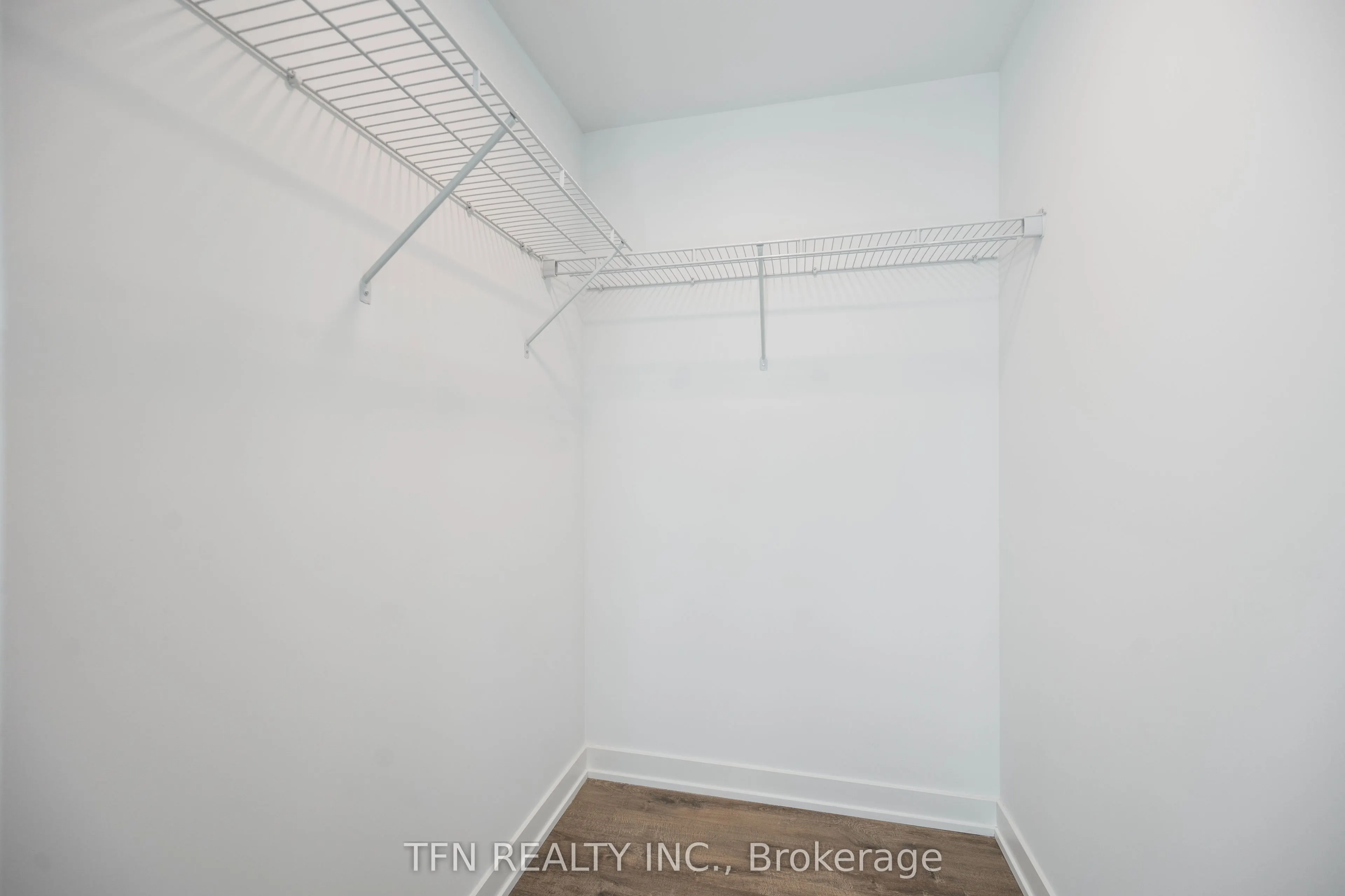327 King Street W, #4605