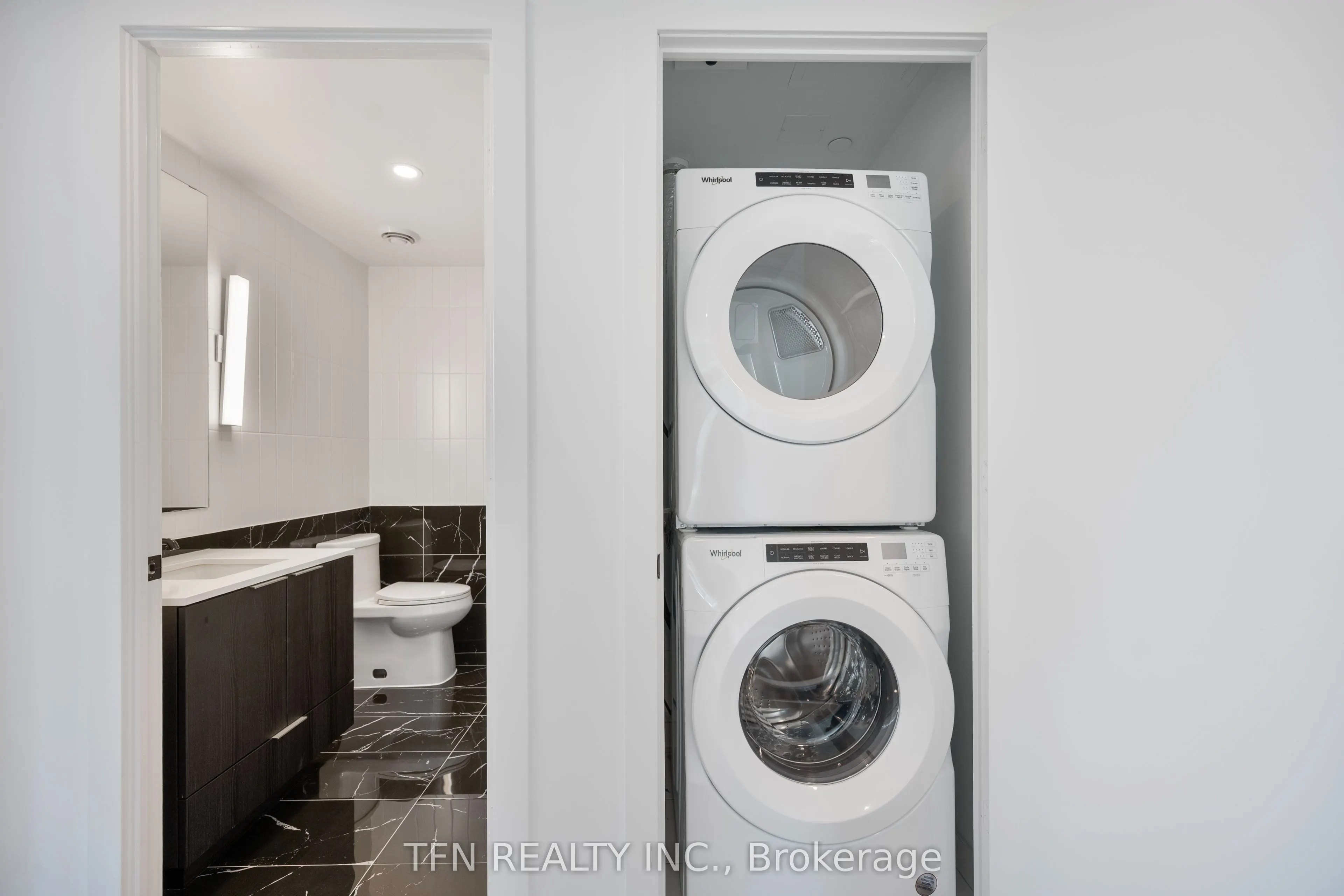 327 King Street W, #4605