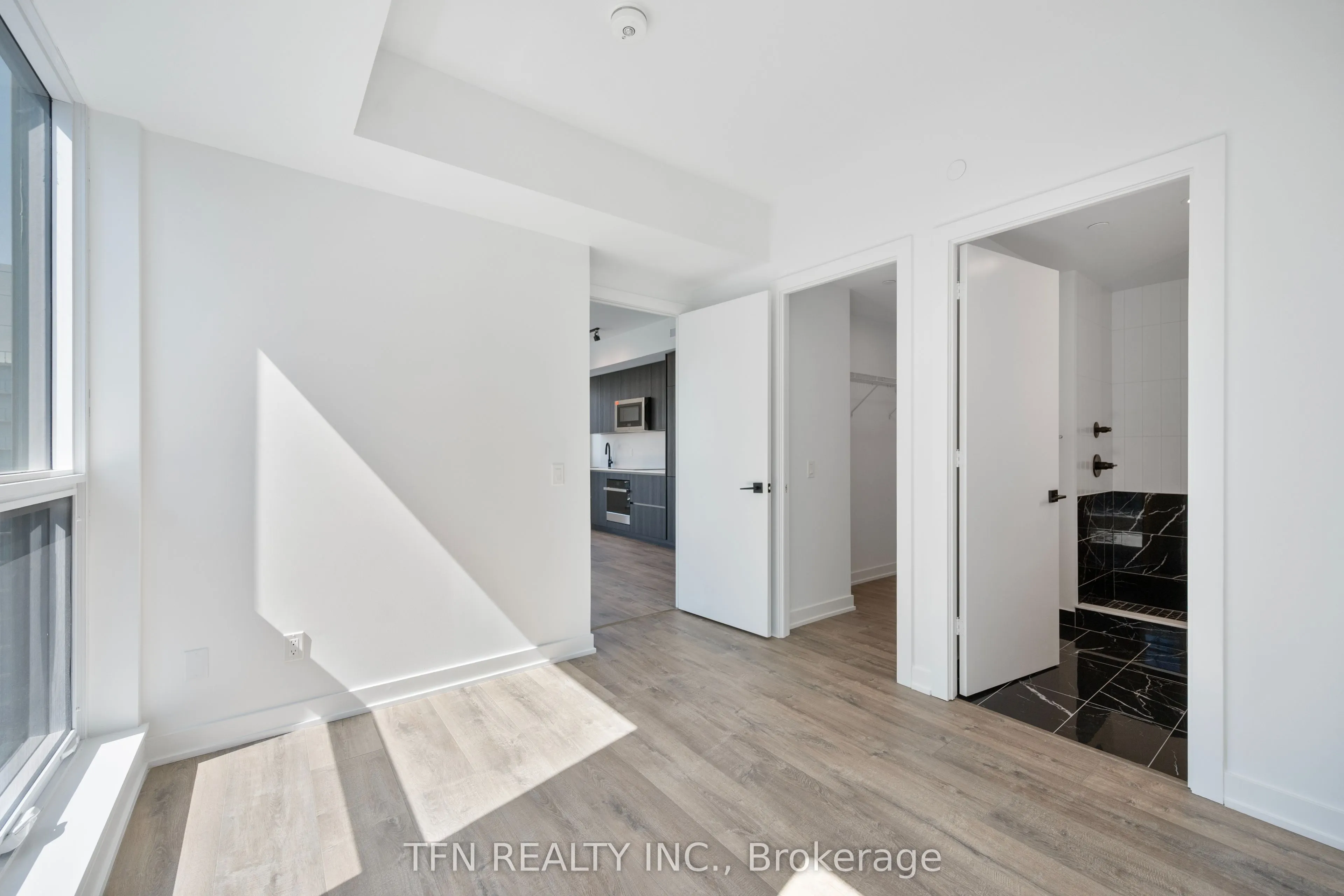 327 King Street W, #4605