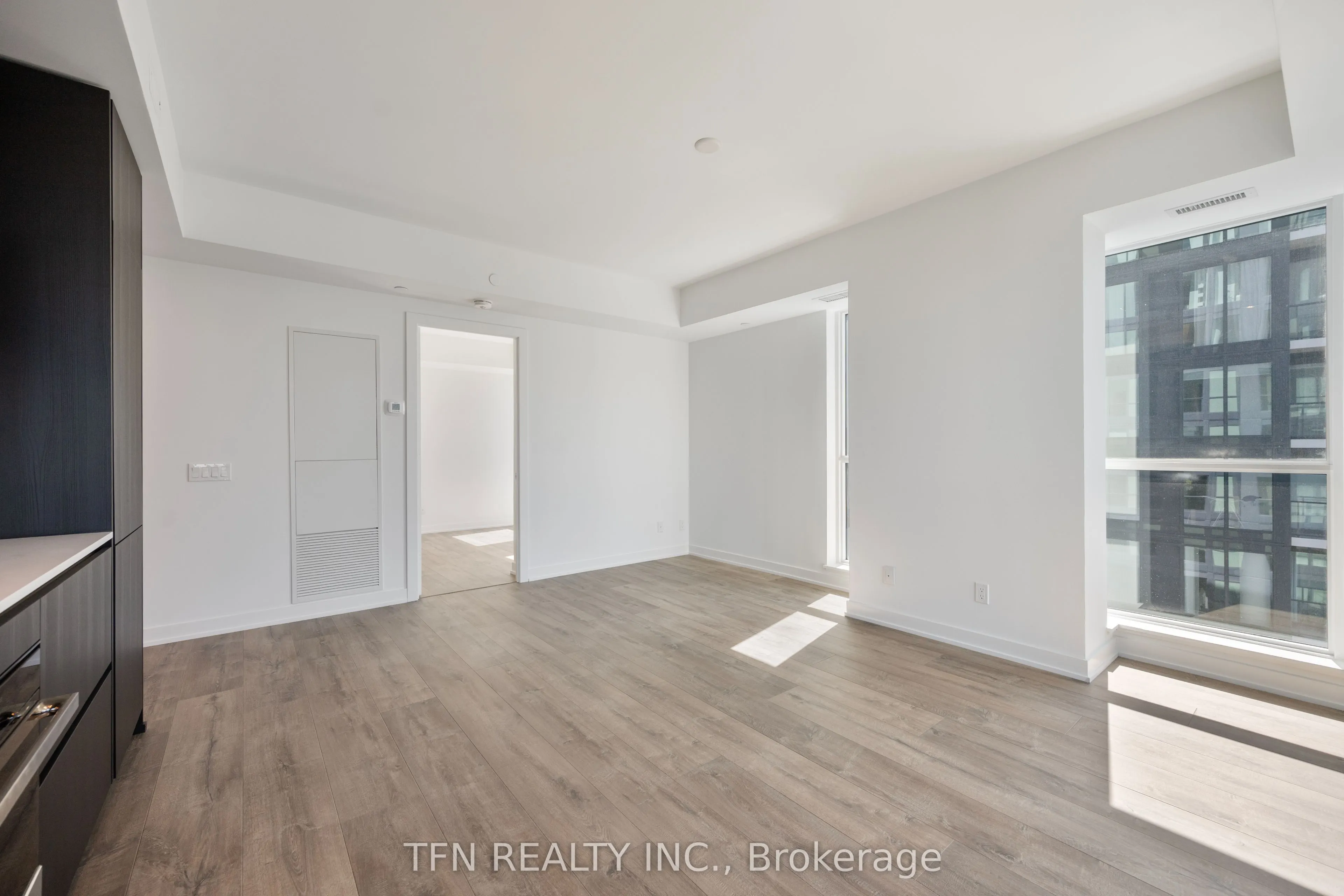 327 King Street W, #4605