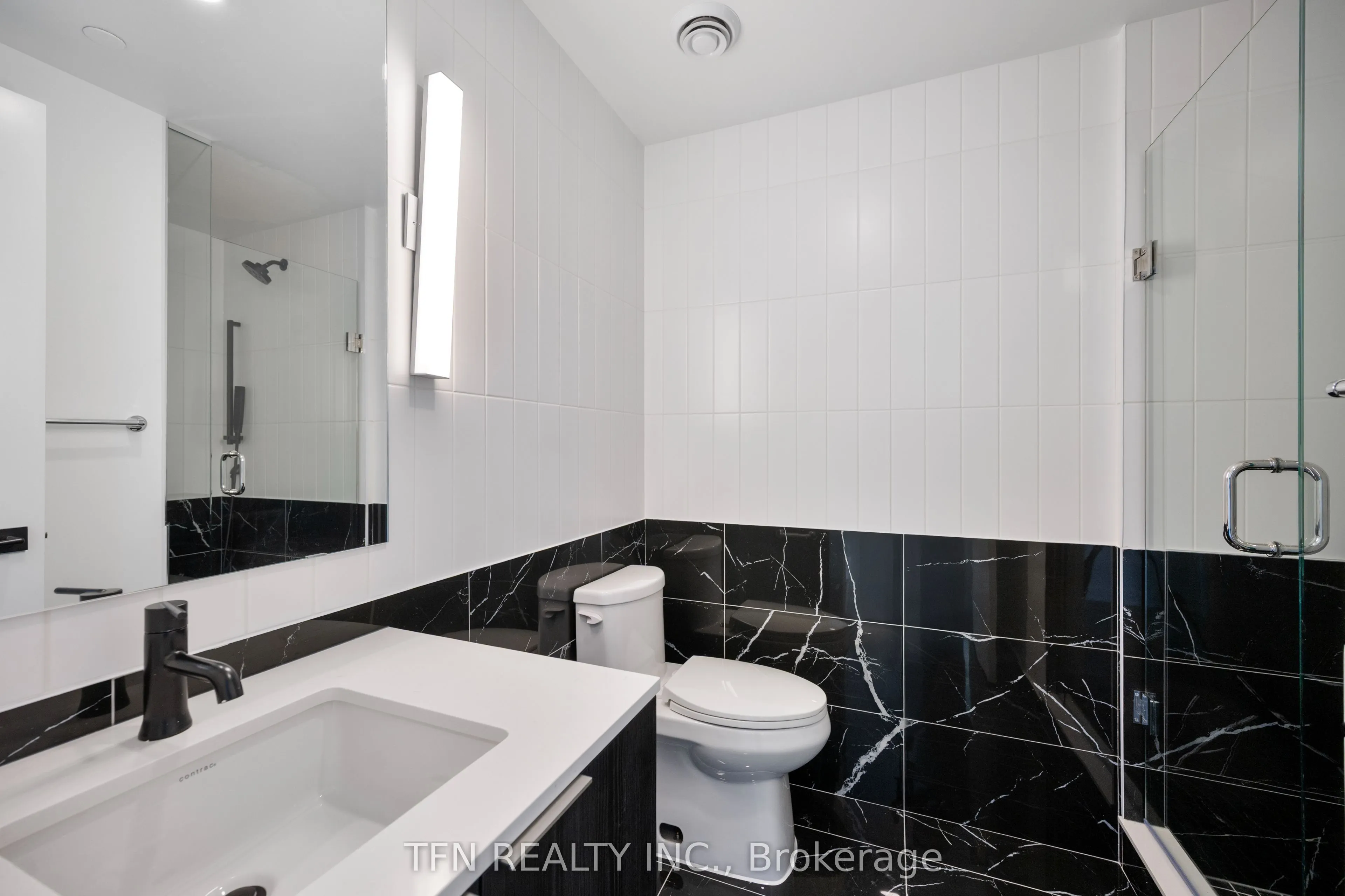 327 King Street W, #4605