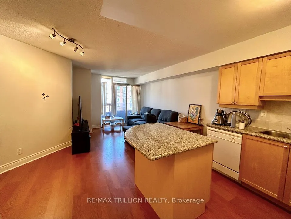 78 Harrison Garden Boulevard, #1014