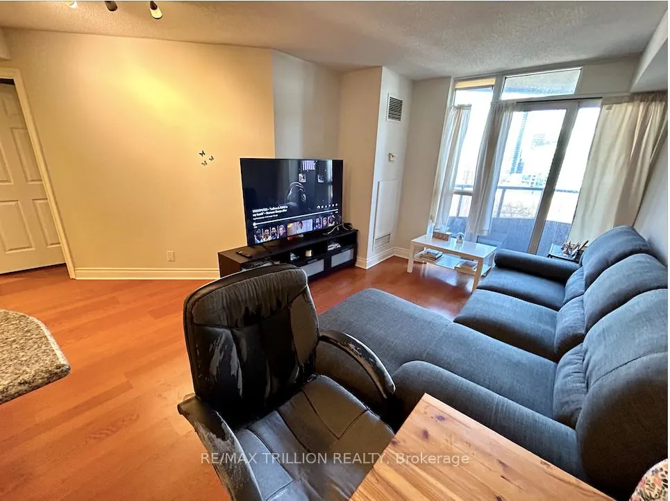 78 Harrison Garden Boulevard, #1014