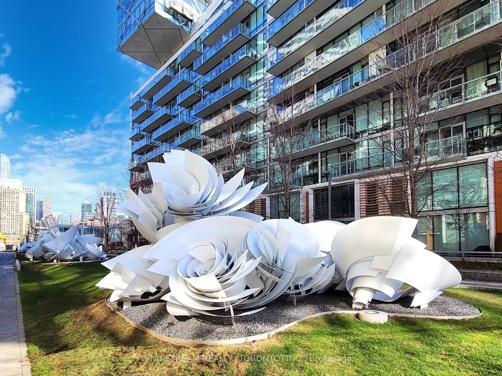 15 Queens Quay East Quay E, #2106